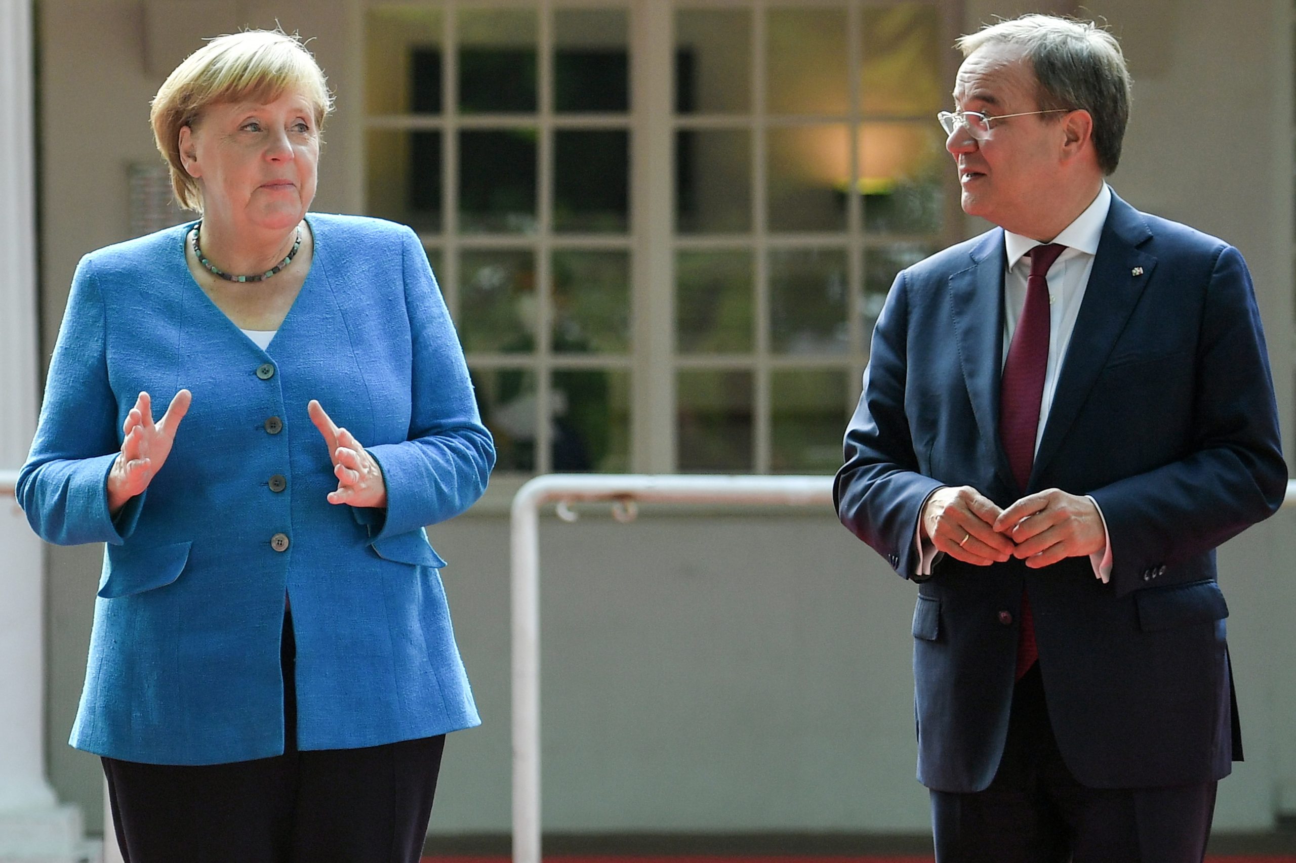 Merkel pede voto no candidato conservador nas eleições alemãs