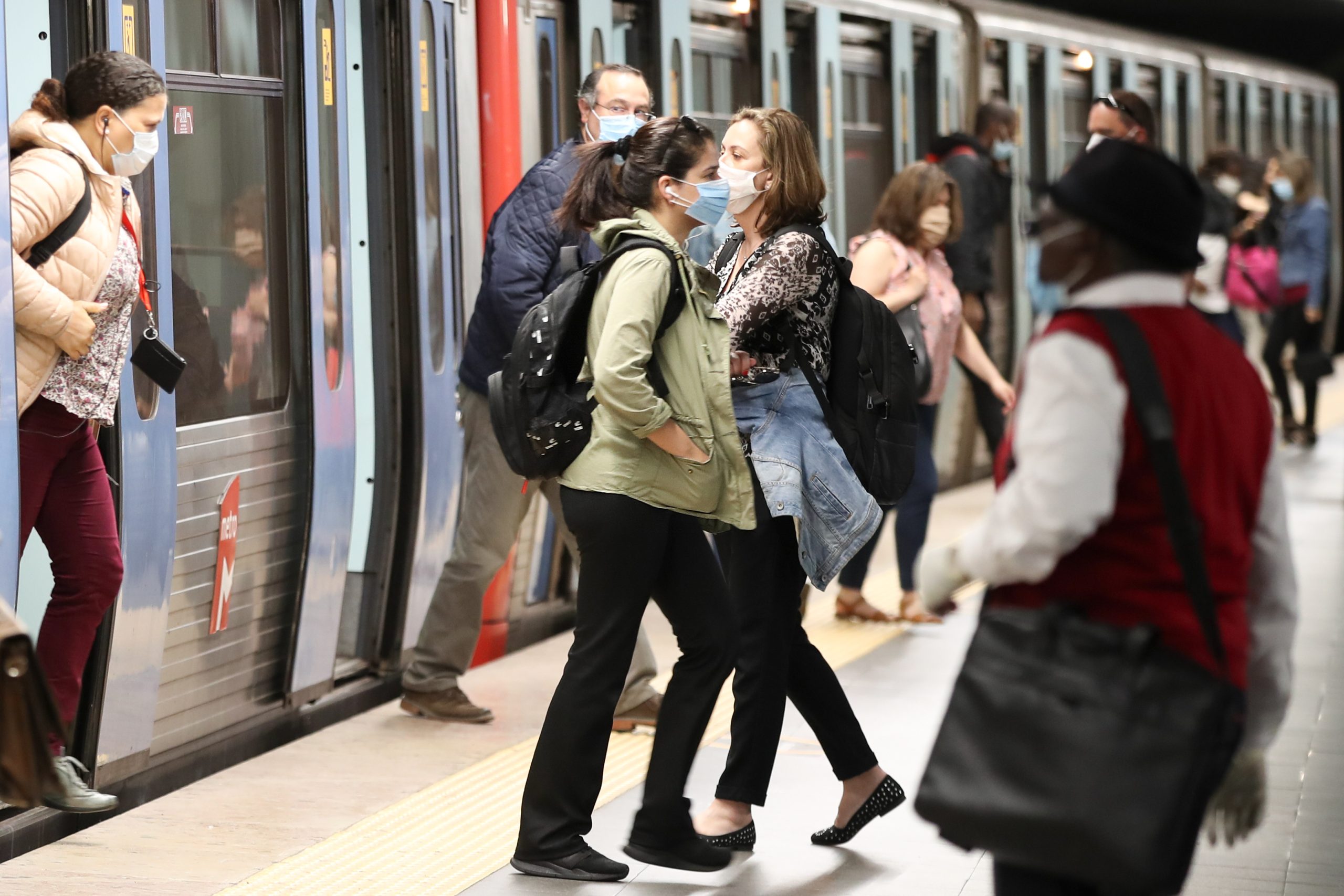 Número de passageiros por ferrovia e metro com “fortes aumentos” em 2019