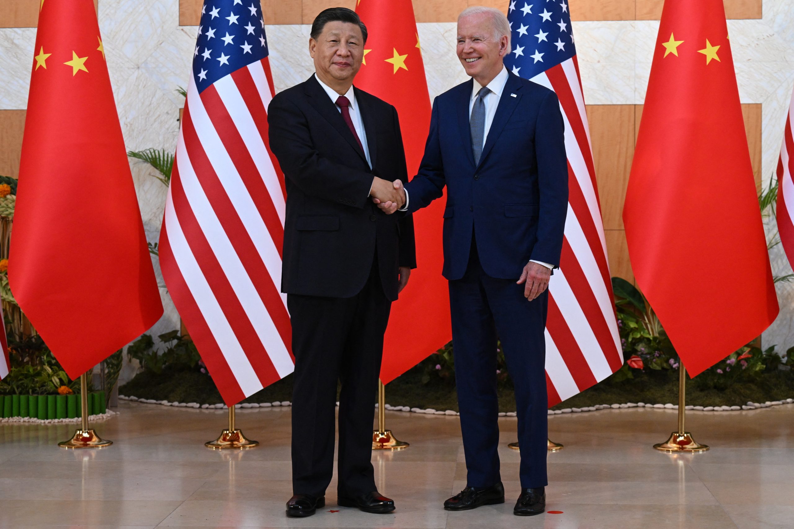 Presidentes reunidos. Biden e Xi prometem evitar conflito EUA-China