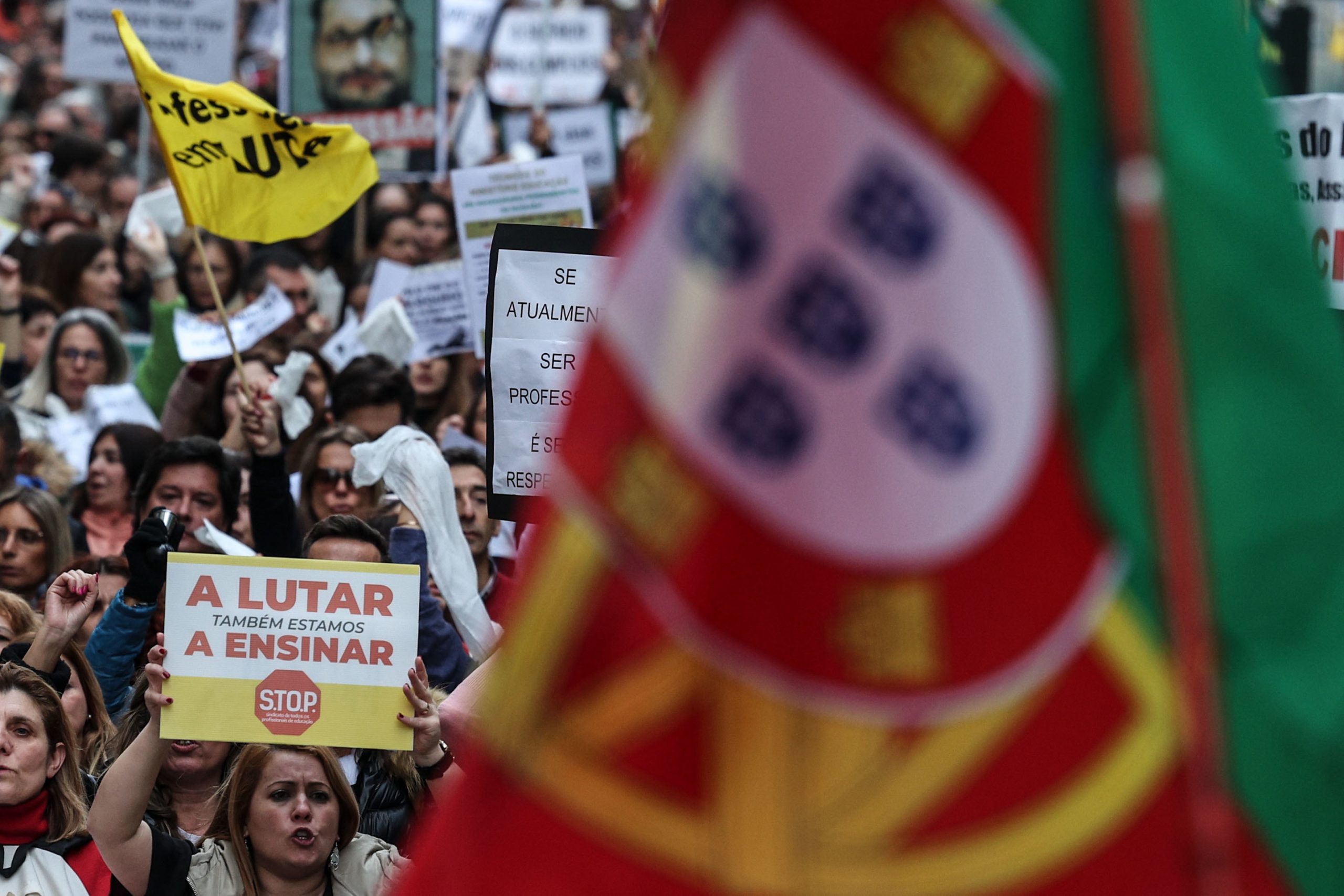 Greve de professores por distritos prossegue em Aveiro