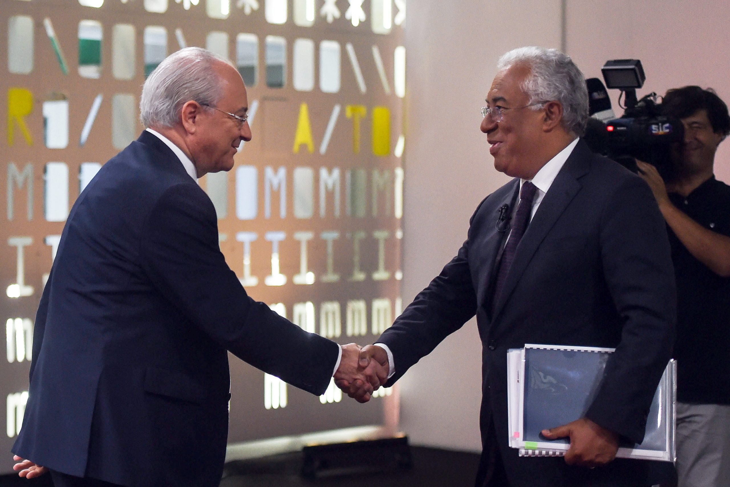 Legislativas: “Duelo” Rio e Costa nas rádios e um debate a seis marcam 2.º dia de campanha