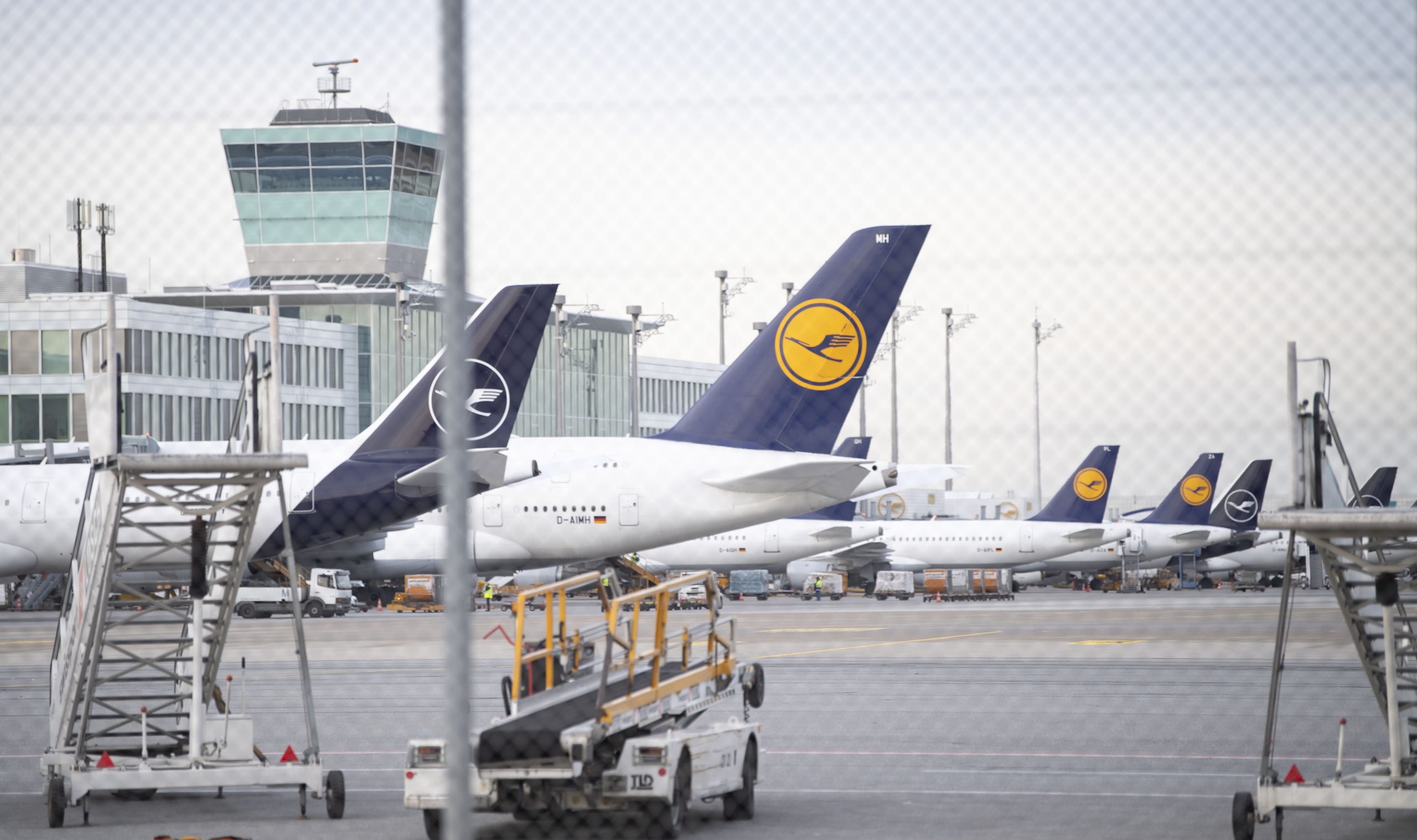 Covid-19: Lufthansa anuncia suspensão de todos os voos para Israel