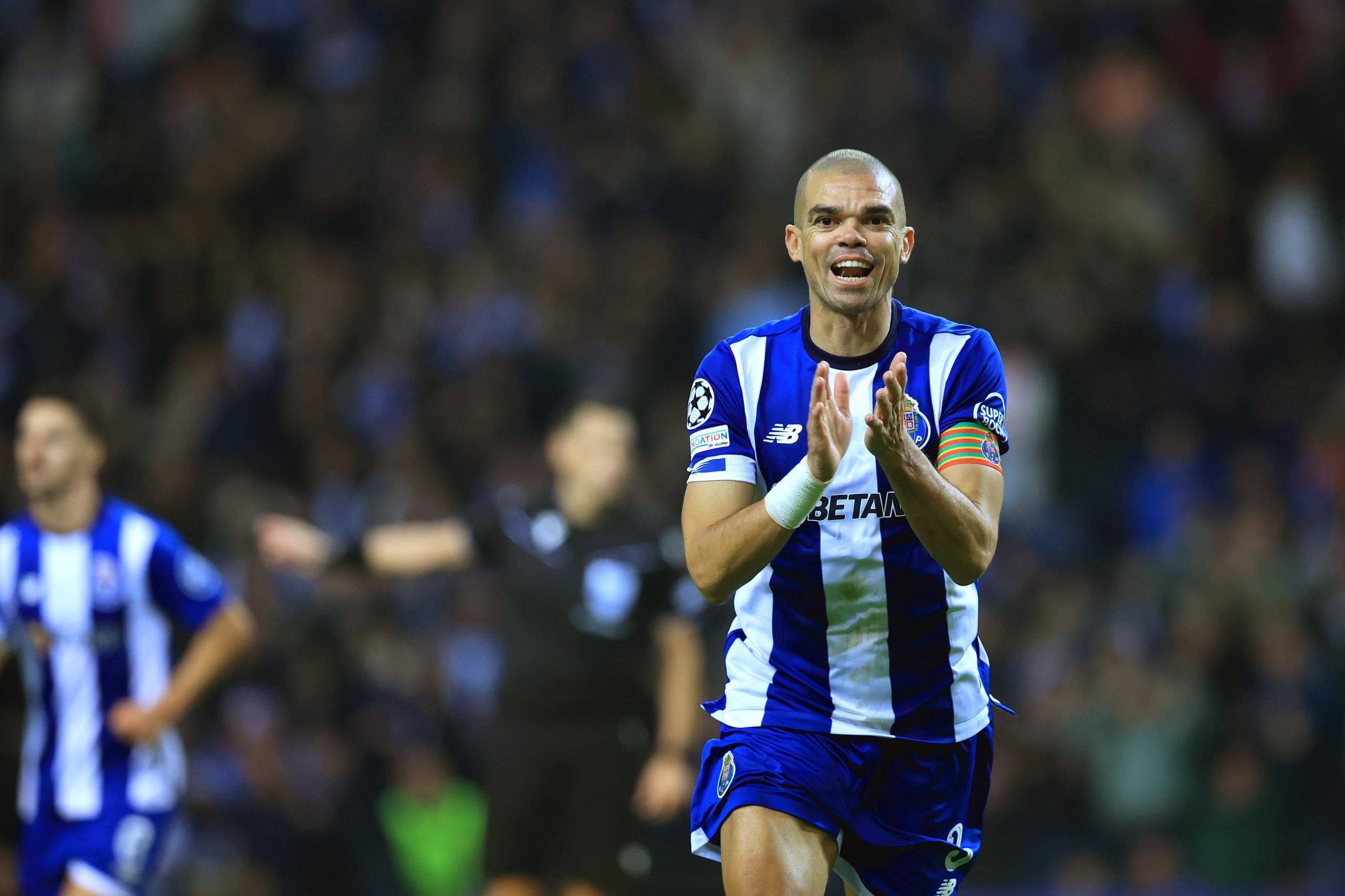 Pepe e Zaidu convocados pelo FC Porto para embate em Barcelona