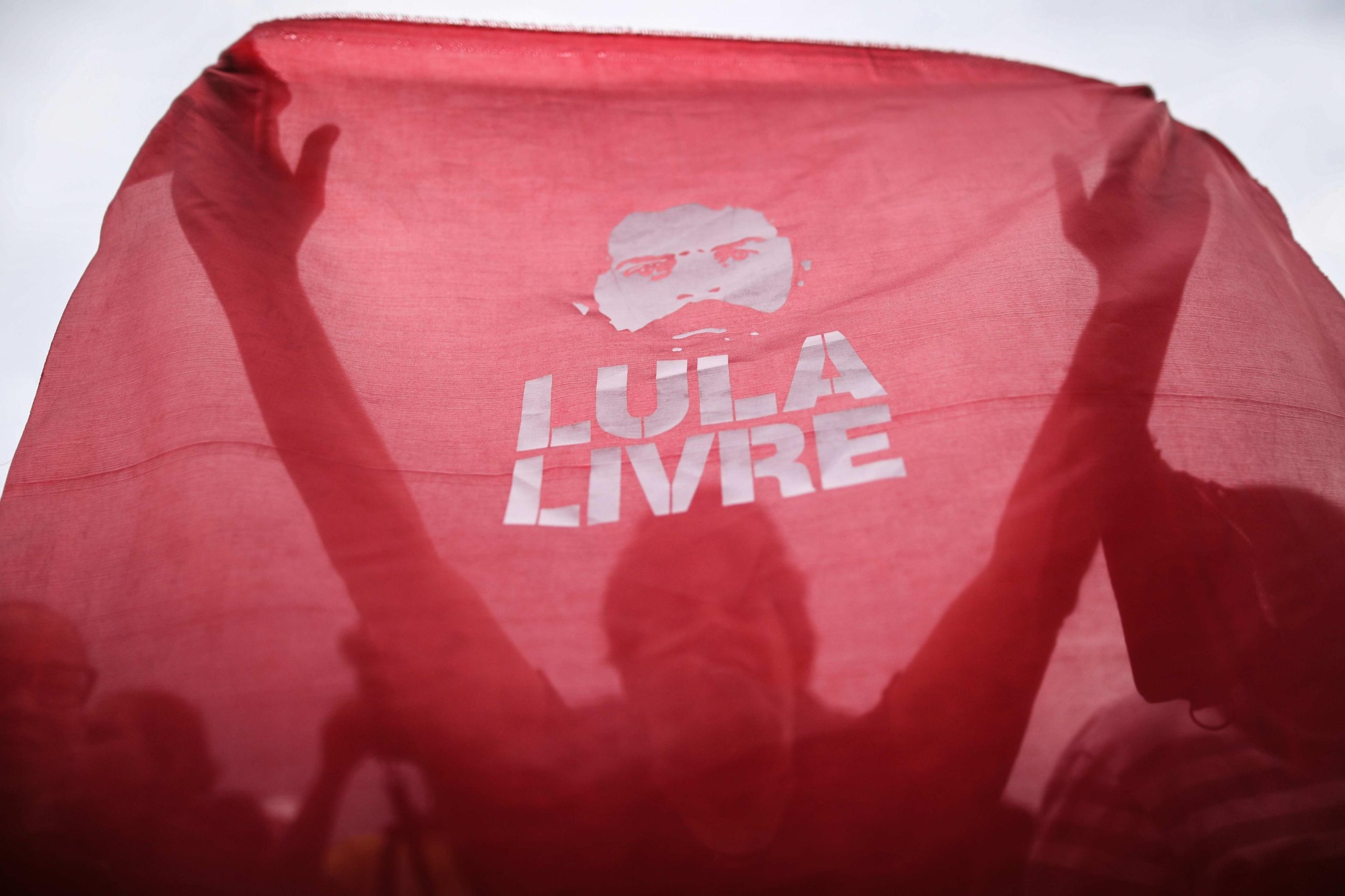 Defesa de Lula pede suspensão da prisão