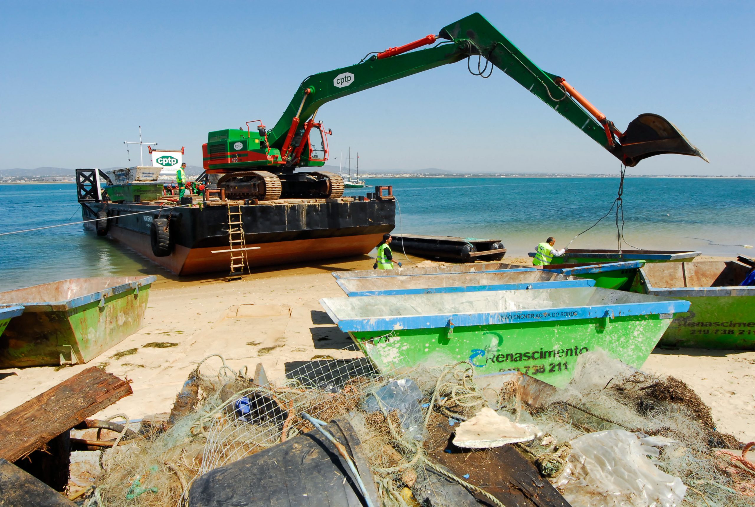 Ilha da Culatra: concluída demolição de 14 construções no núcleo dos Hangares