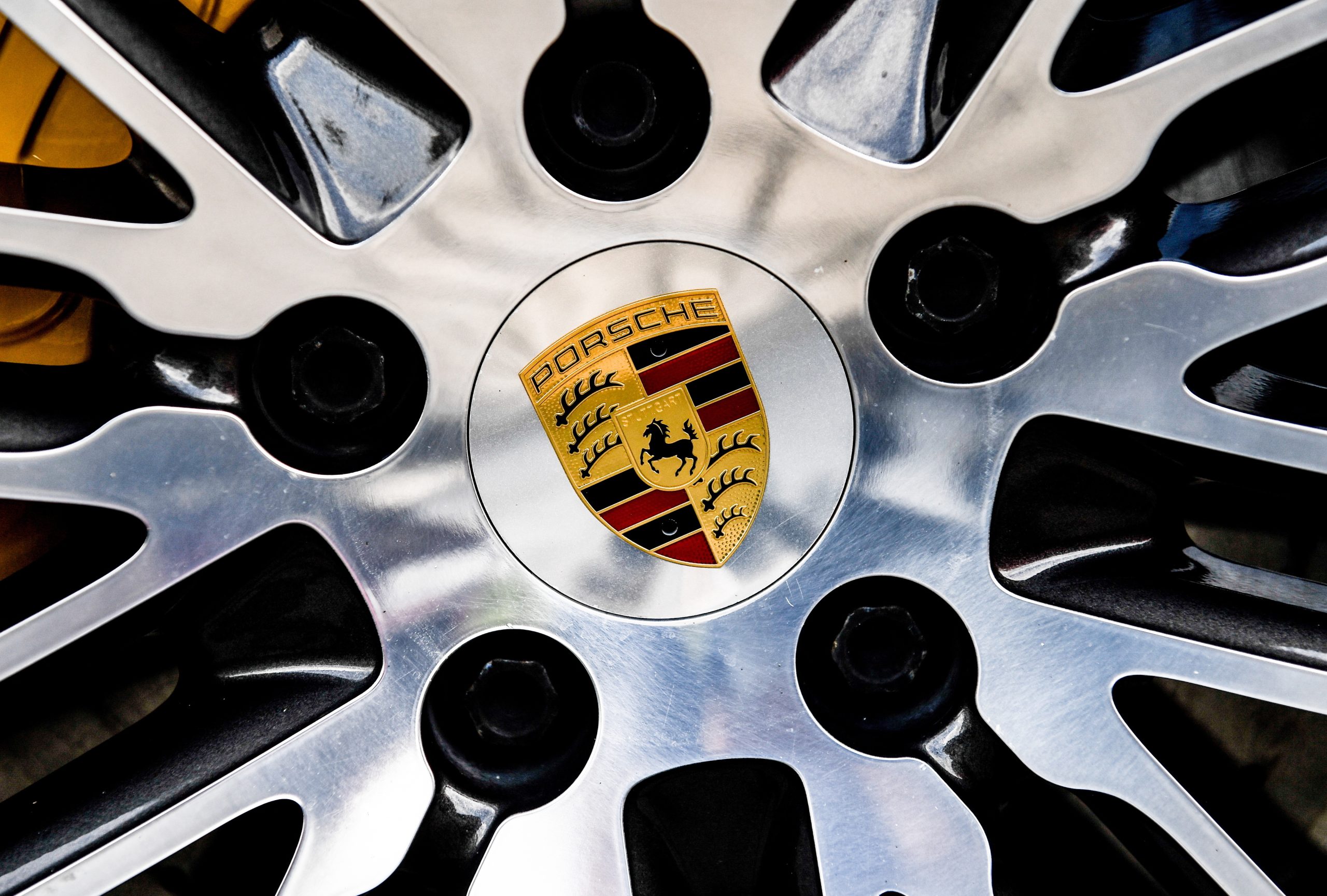 Porsche quer ser a primeira fabricante alemã a deixar o diesel