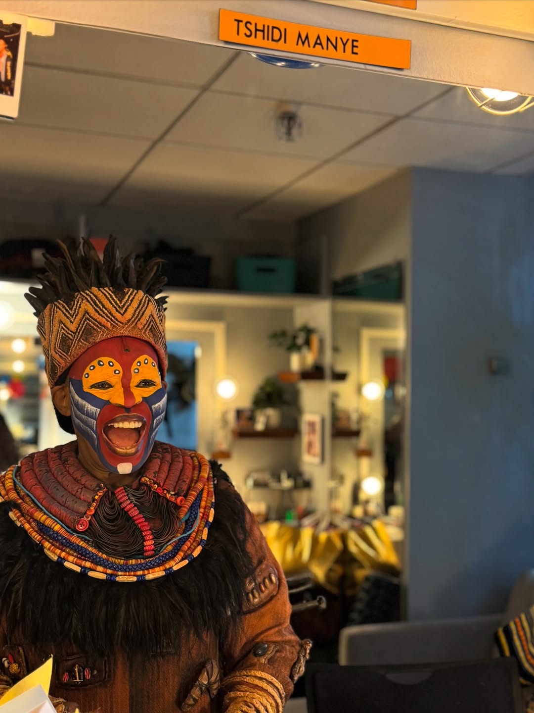 A mais longa intérprete de Rafiki no musical “O Rei Leão” abandona os palcos da Broadway nove mil atuações depois