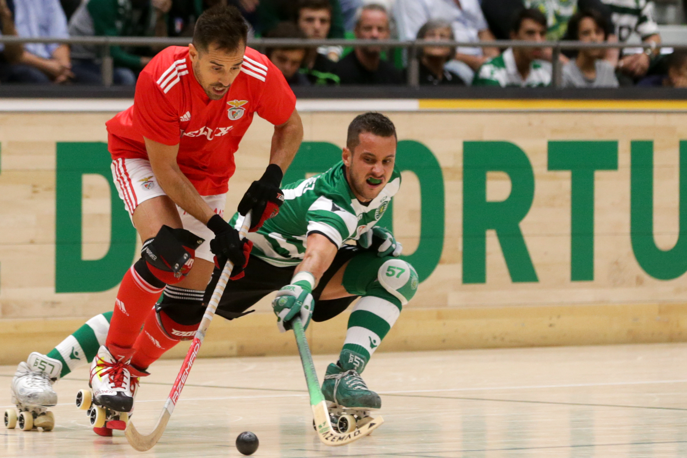 Sporting renova com hoquista espanhol Toni Pèrez
