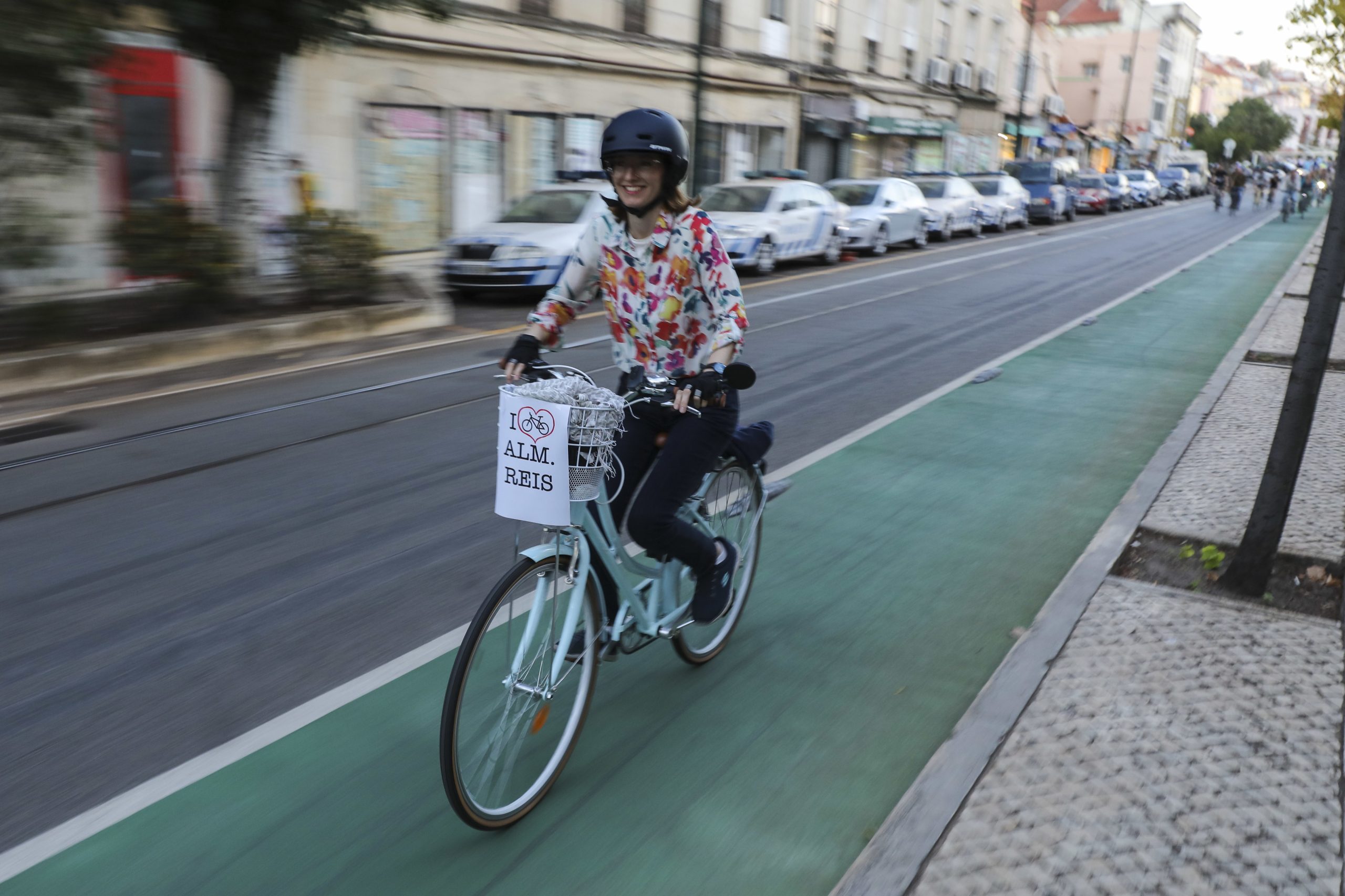 Carlos Moedas quer “acabar com metade da ciclovia” na Almirante Reis