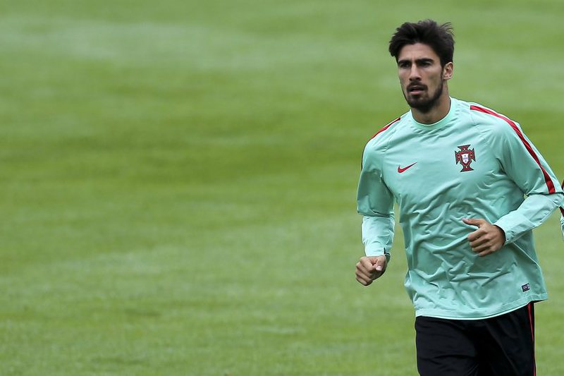 André Gomes dispensado da seleção portuguesa e de fora do jogo com a Suécia