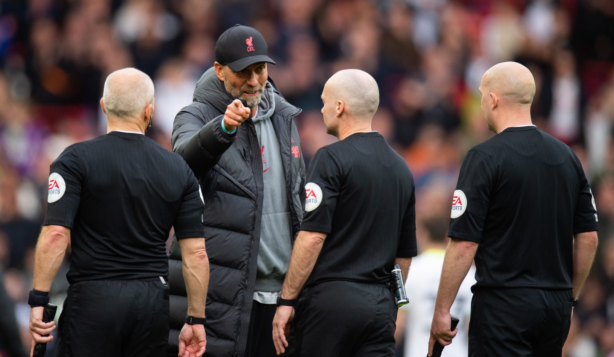 Jürgen Klopp punido com dois jogos de suspensão por críticas à arbitragem