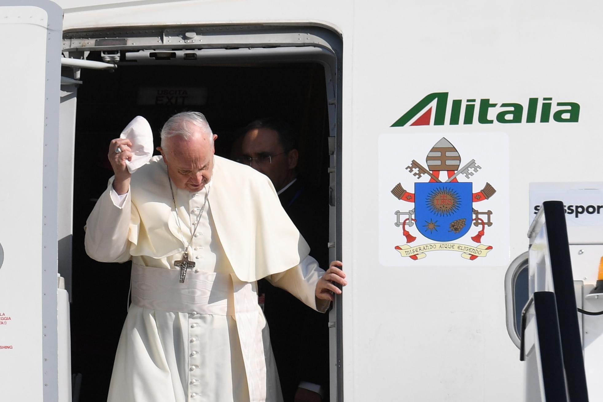 Papa Francisco inicia visita à Irlanda marcada por abusos do clero