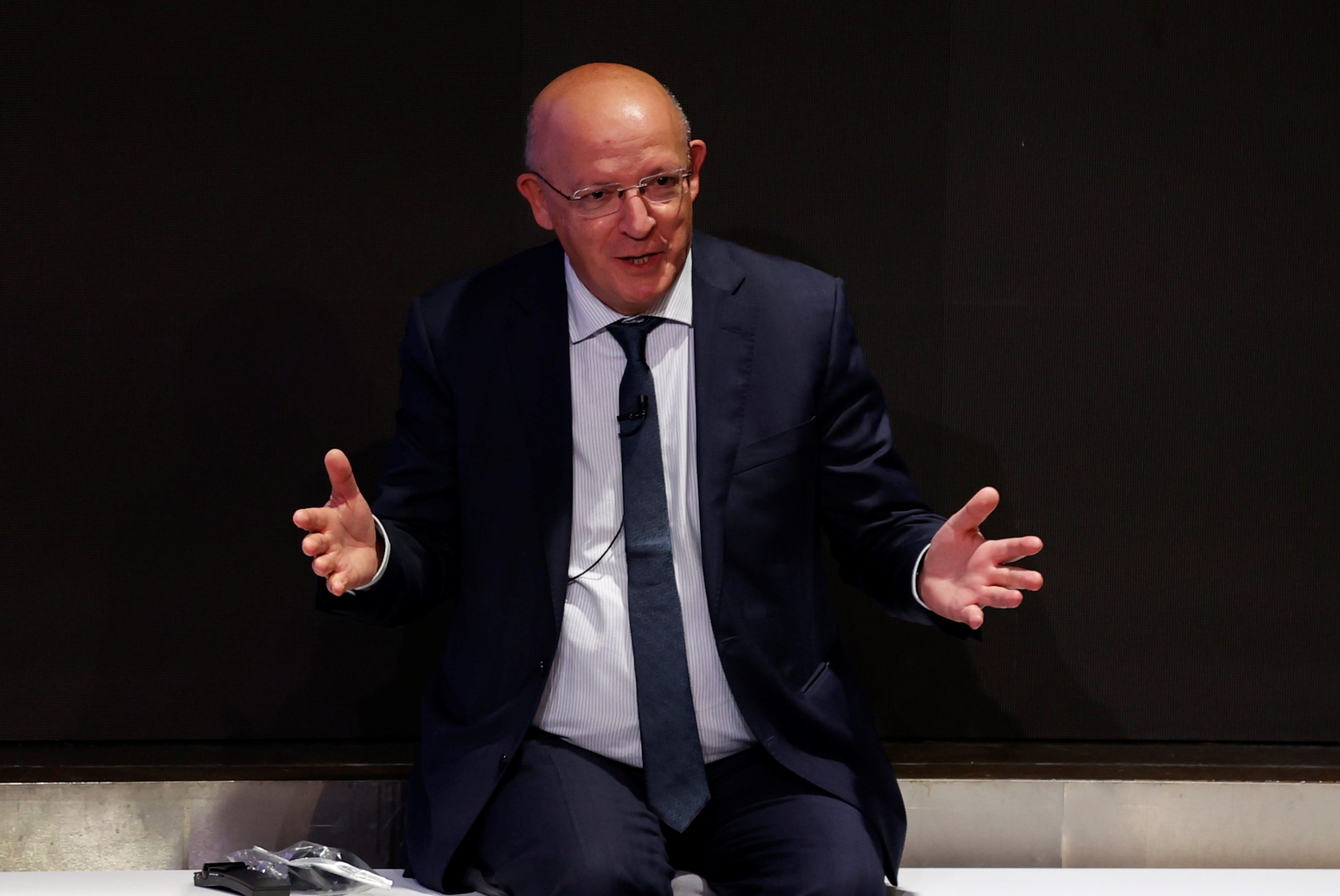 Santos Silva respondeu aos comentários de Rio sobre a detenção de Rendeiro e pediu “sentido de Estado” ao líder do PSD