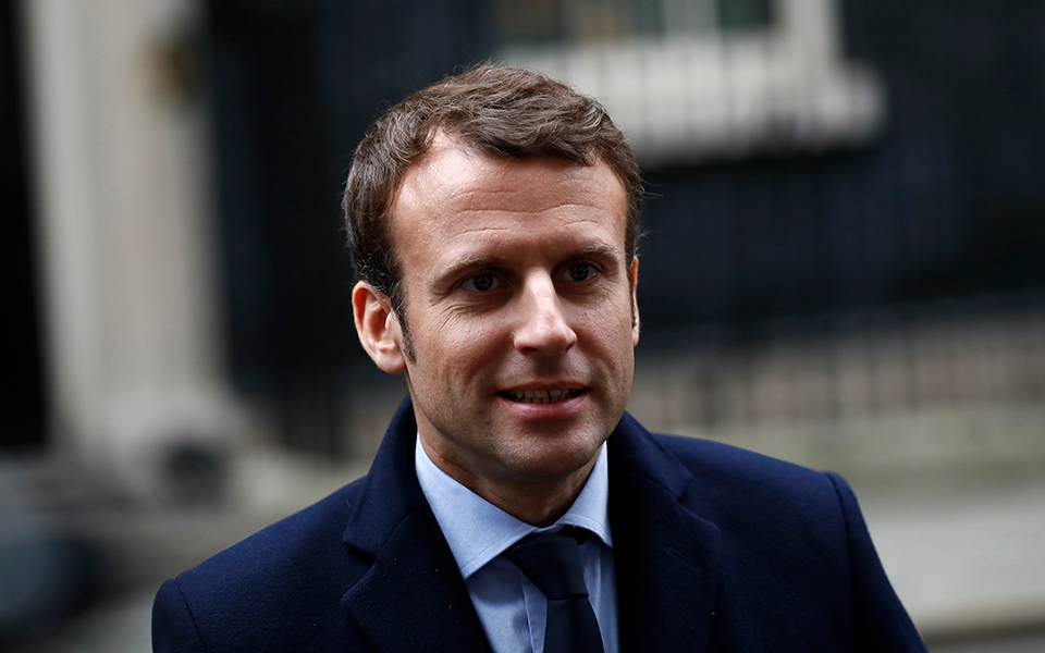 Paris: Macron apela à calma dos eleitores após ataque