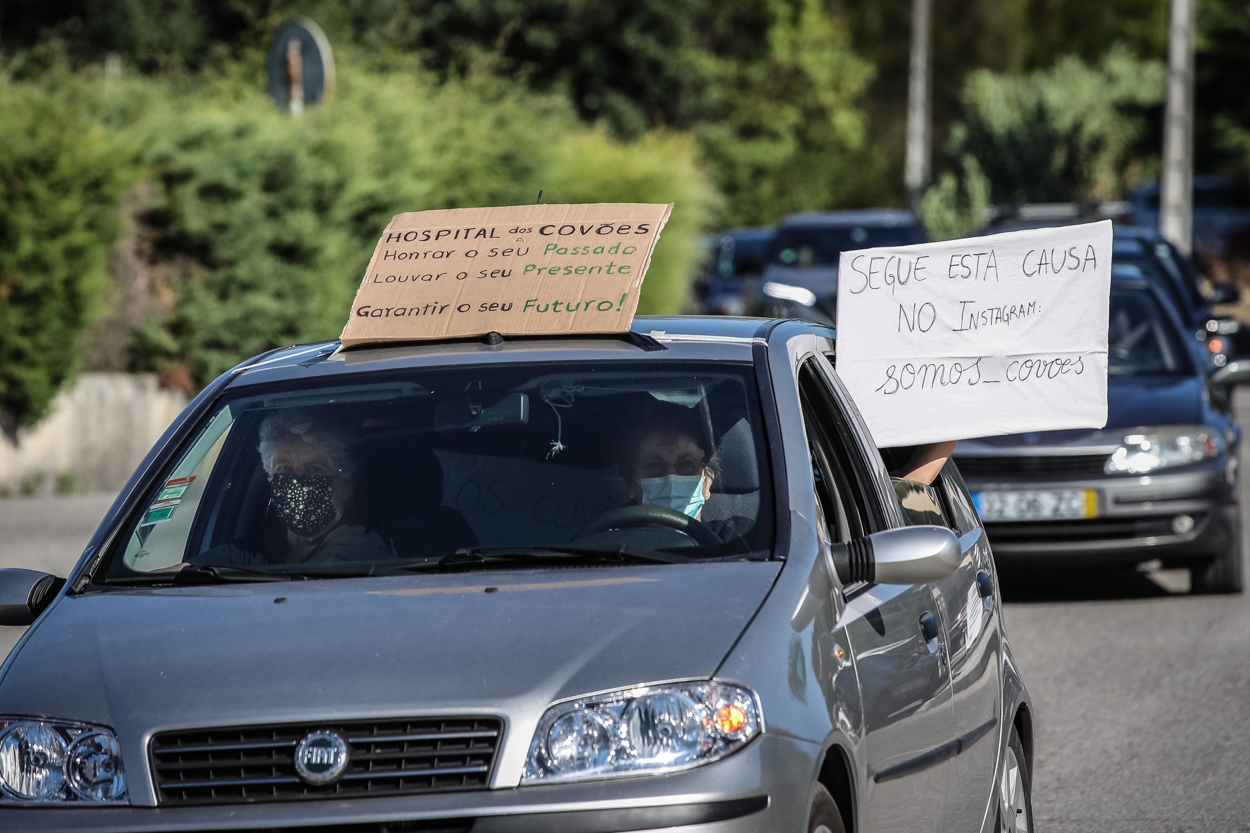 Mais de cem viaturas em comício ‘drive in’ pela defesa do Hospital dos Covões de Coimbra