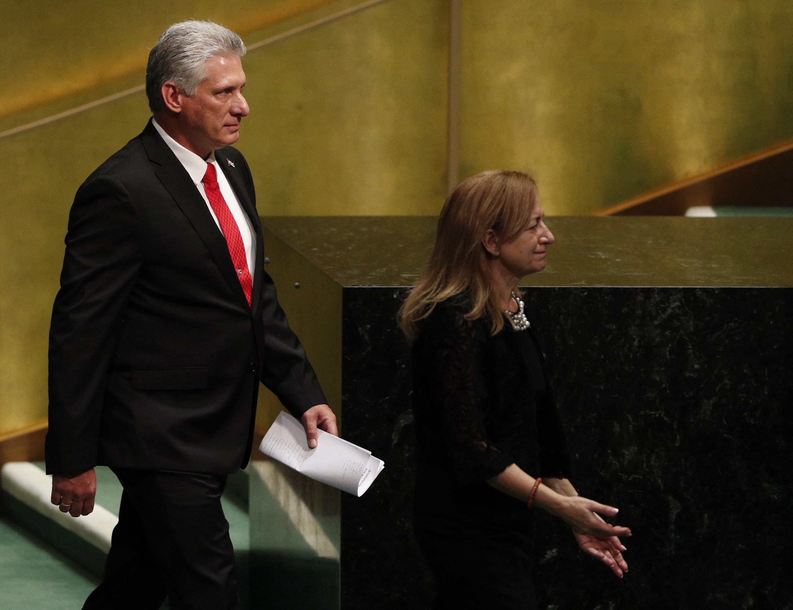 Líder cubano Diaz-Carnel convida Putin a visitar Cuba em 2019