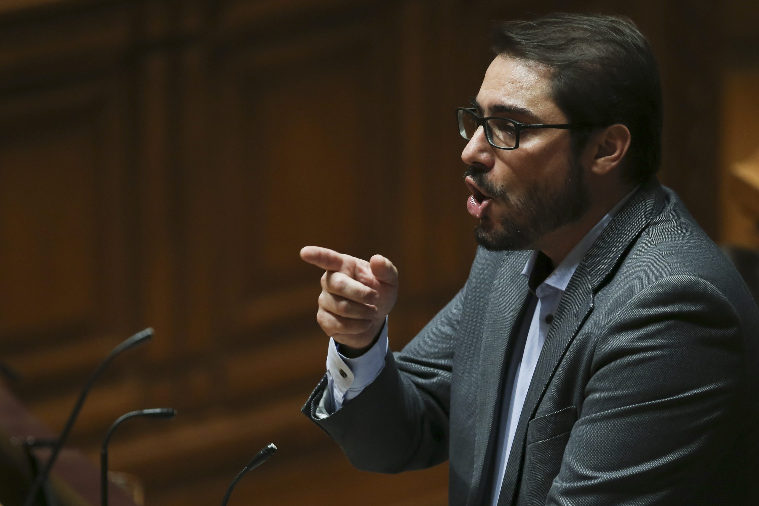 Comunistas reclamam “marca decisiva” num Orçamento de Estado que avança, mas fica “aquém das necessidades”
