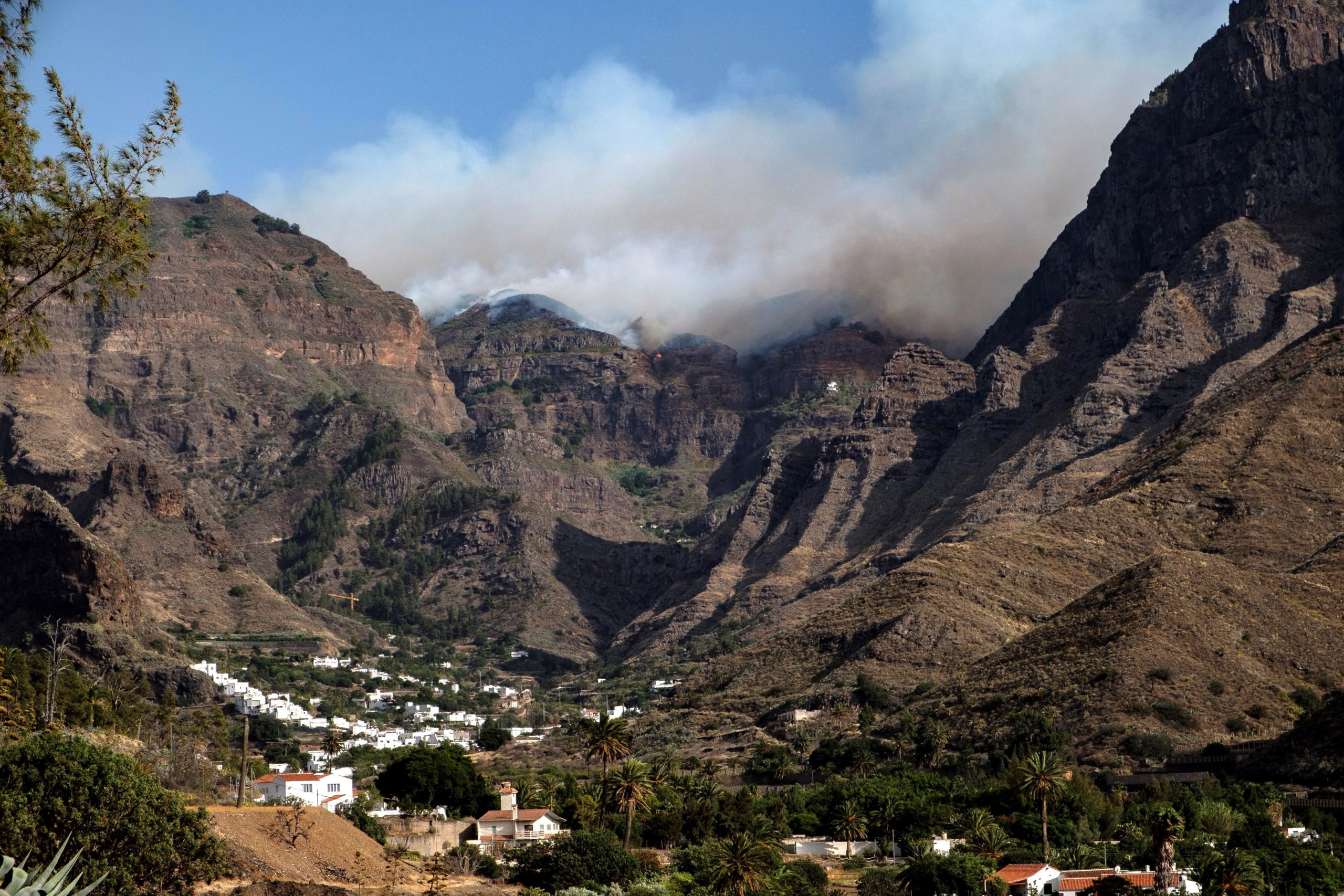 Espanha: Cerca de oito mil pessoas retiradas devido a incêndio na Grande Canária