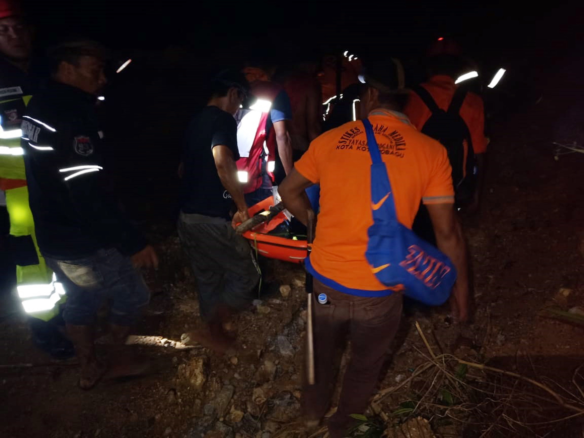Indonésia. Pelo menos 60 soterradas devido a deslizamento de terras em mina