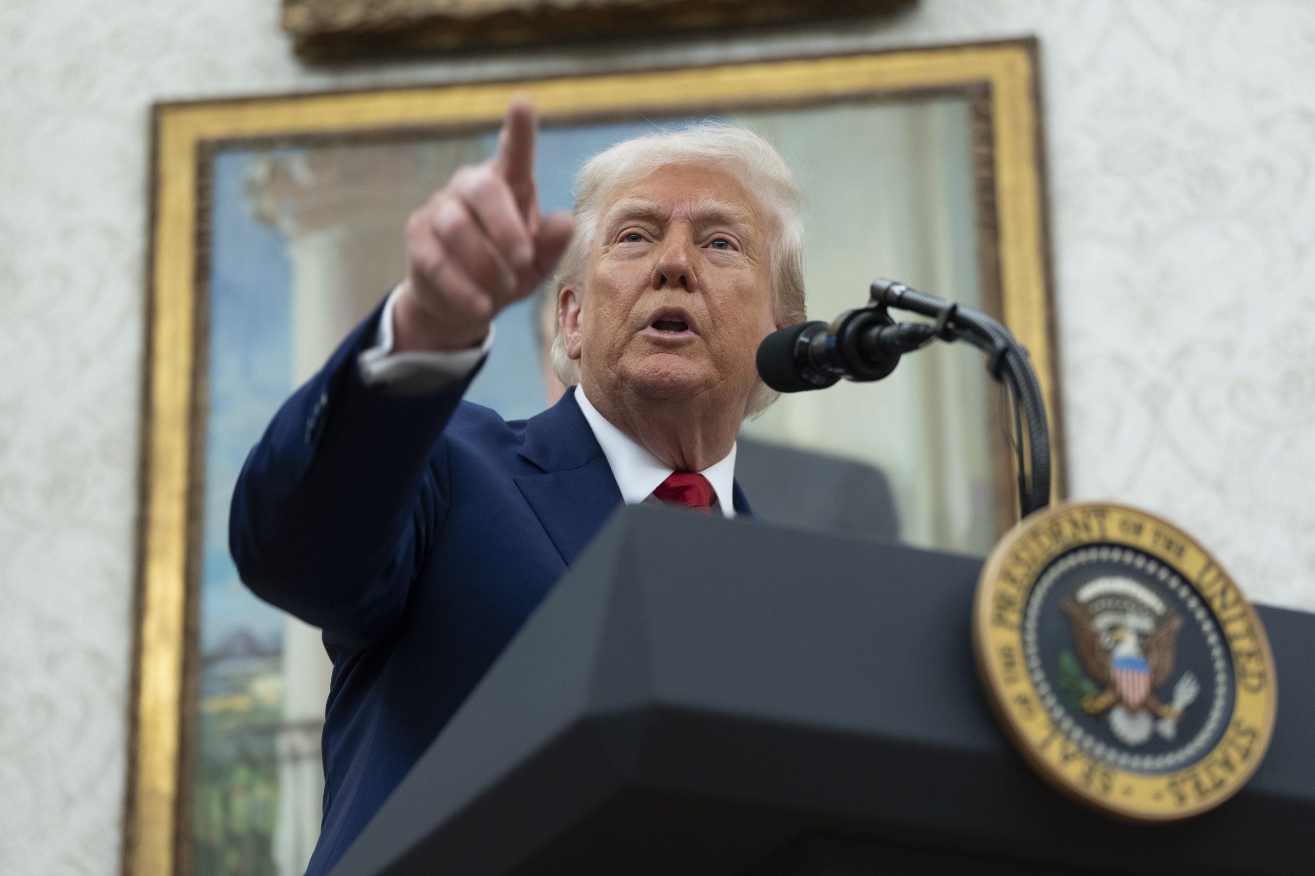 Guerra Comercial. Trump acusa China de violar acordo comercial com Estados Unidos
