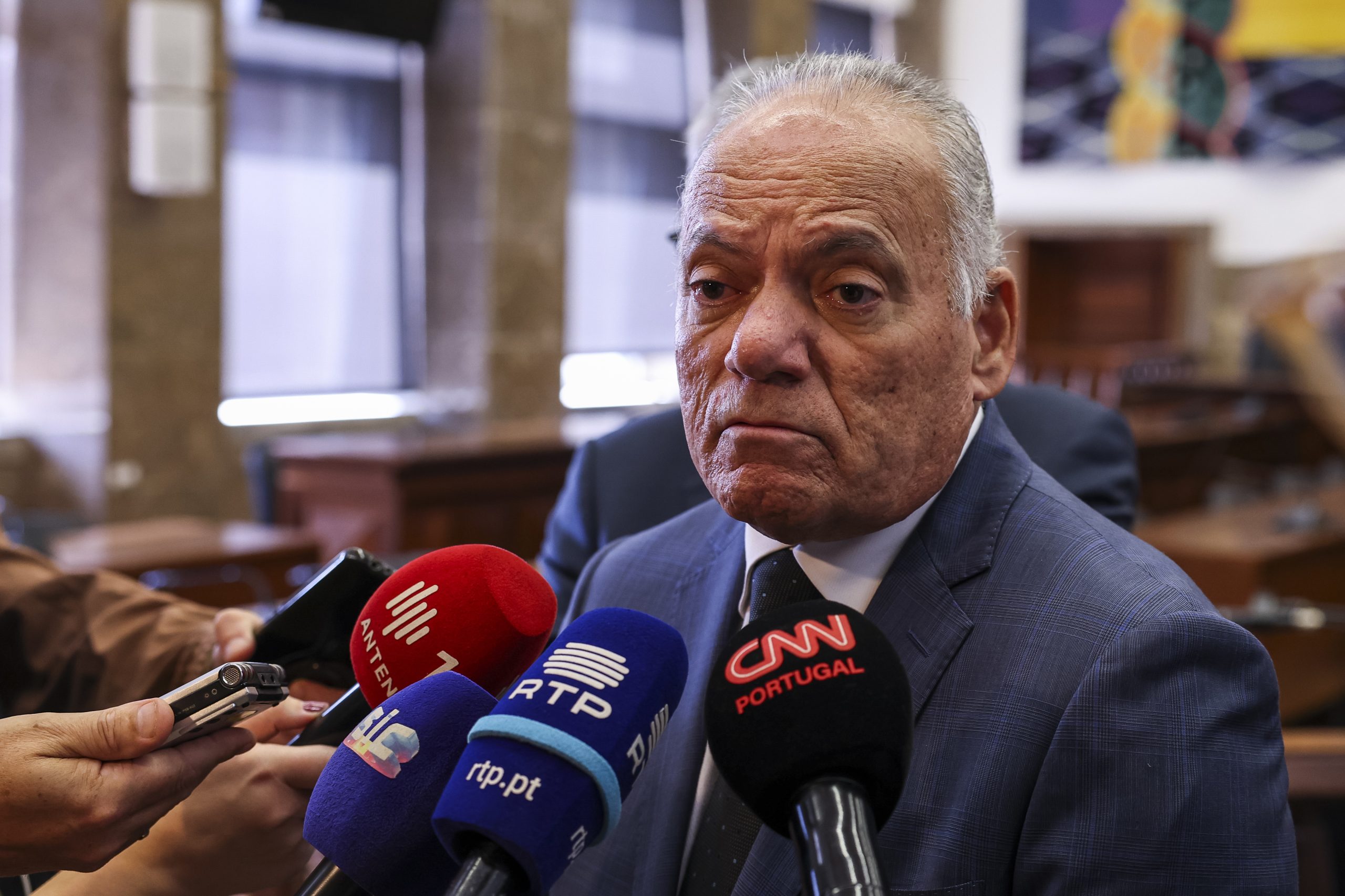 PGR diz que investigará tudo o que for possível sobre INEM, incluindo responsabilidade política