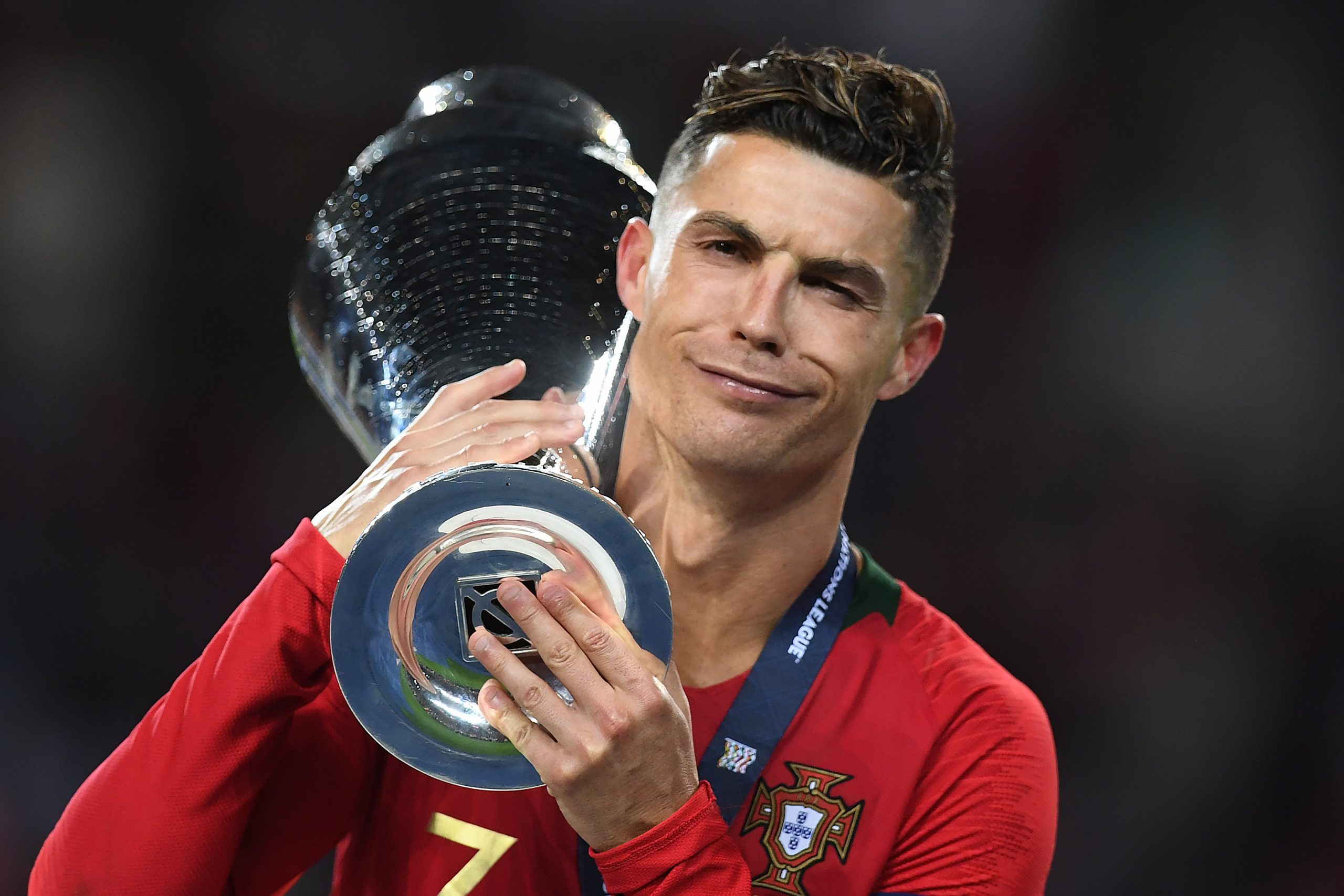 Instagram: Cristiano Ronaldo é o desportista que mais dinheiro faz na rede social