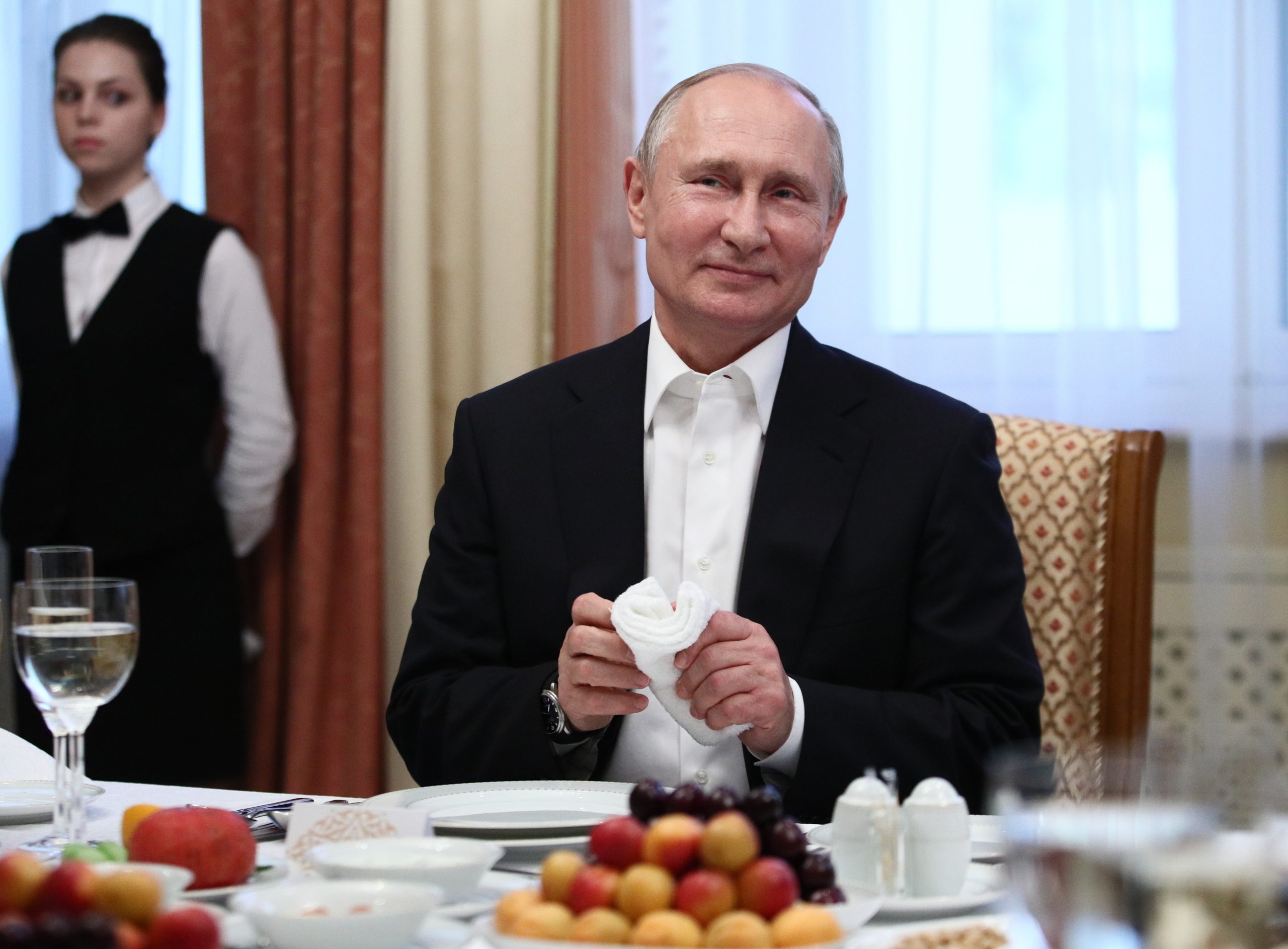 Putin visita Roma para aproximar relações com Itália e reunir com o Papa