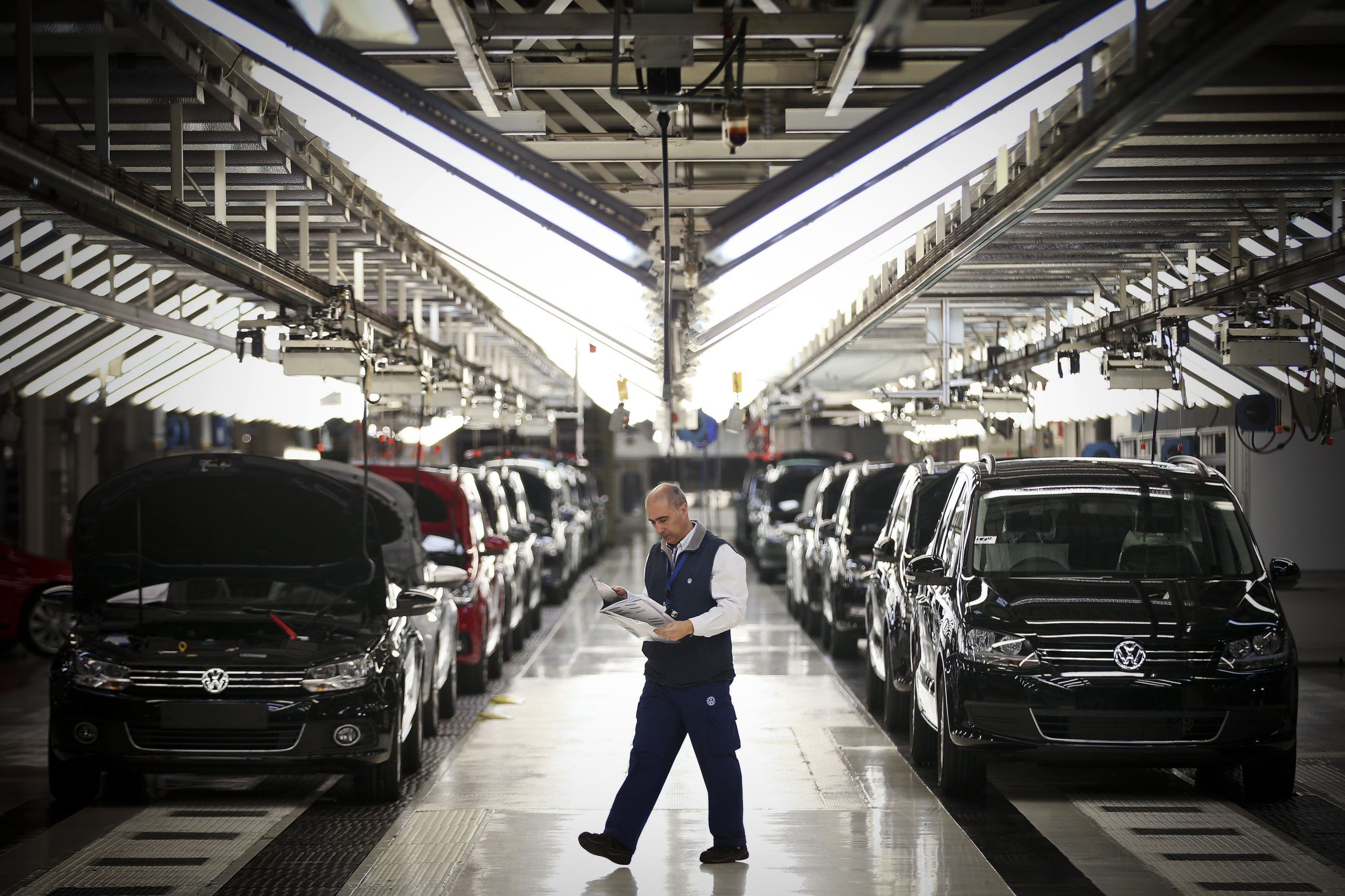 Autoeuropa e Comissão de Trabalhadores acordam aumentos salariais de 3,2%