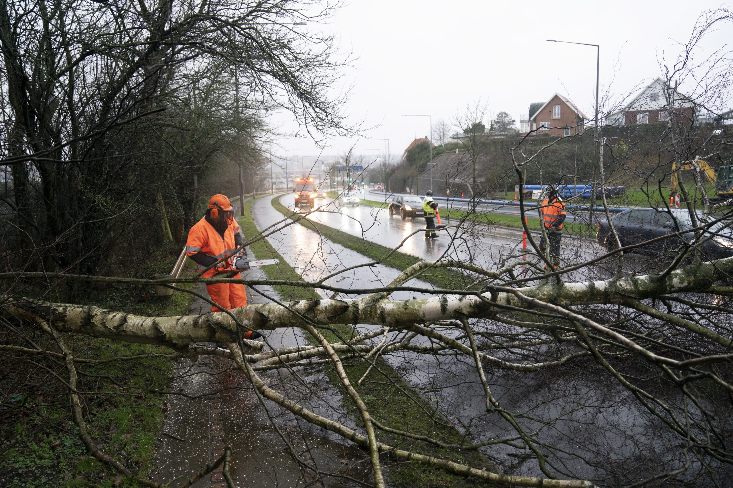 Tempestade Ciara atinge oeste da Europa, Reino Unido é o país mais afetado