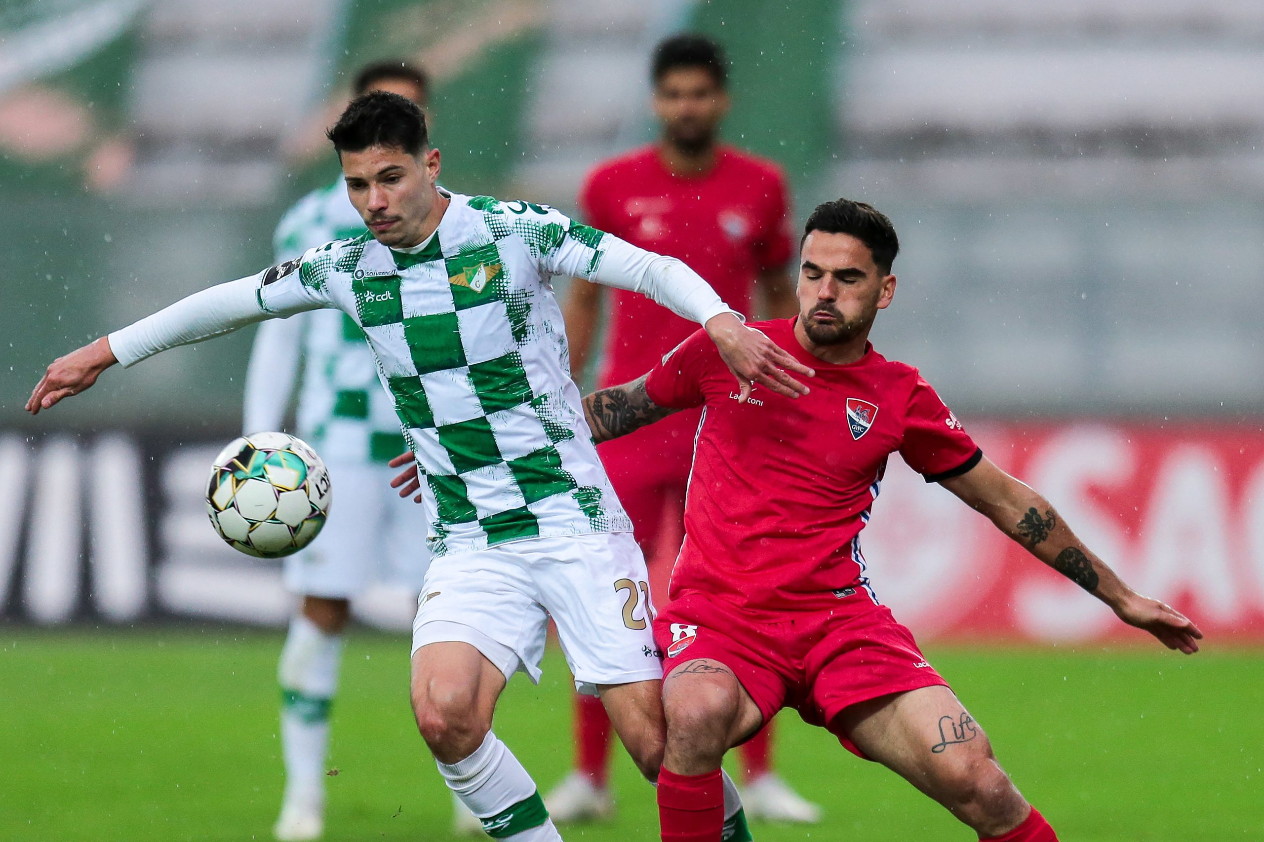 Moreirense e Gil Vicente empatam em jogo com autogolo do guarda-redes Denis
