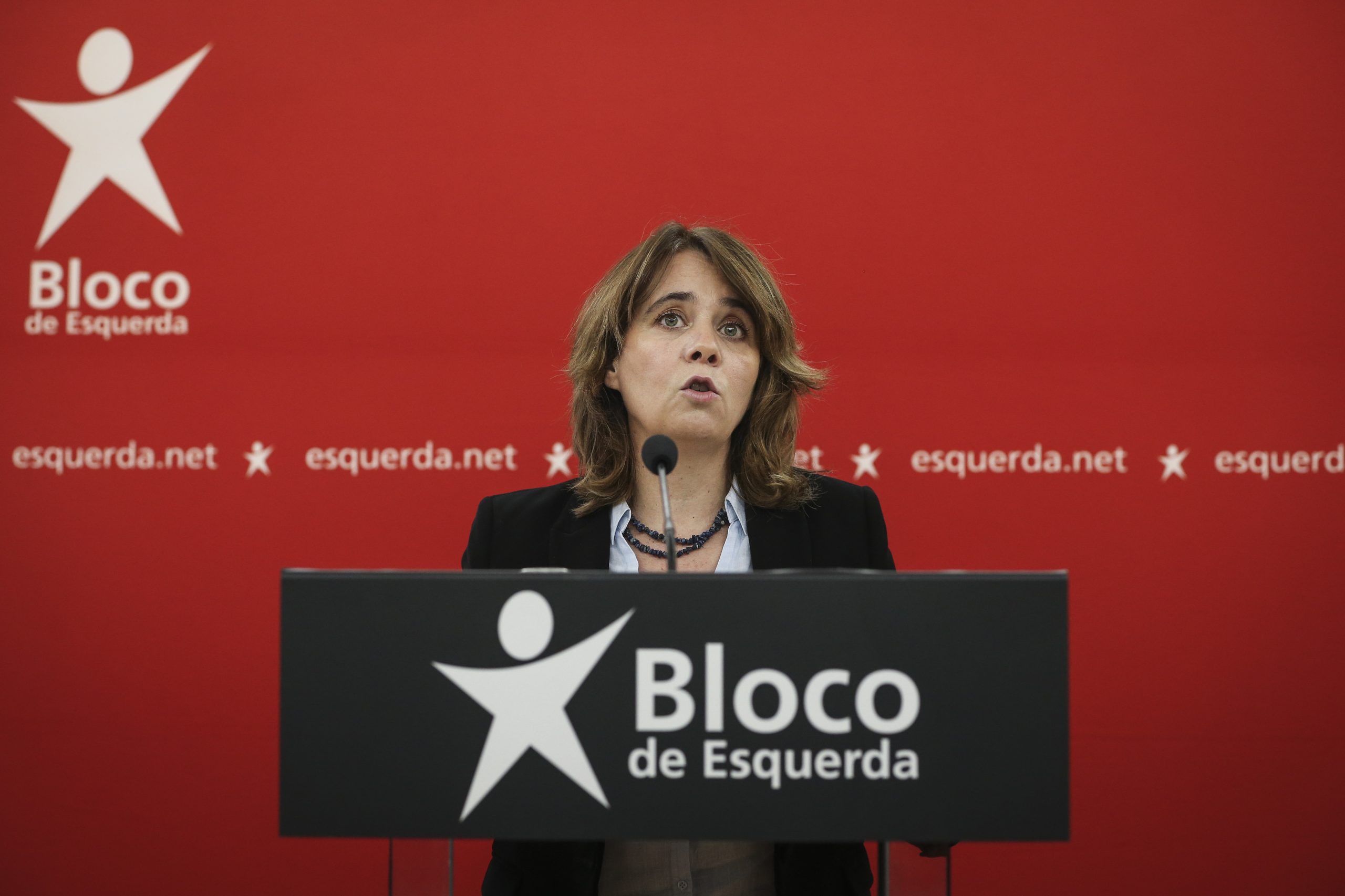 Catarina Martins pede que Governo atue sobre “bomba-relógio” das moratórias