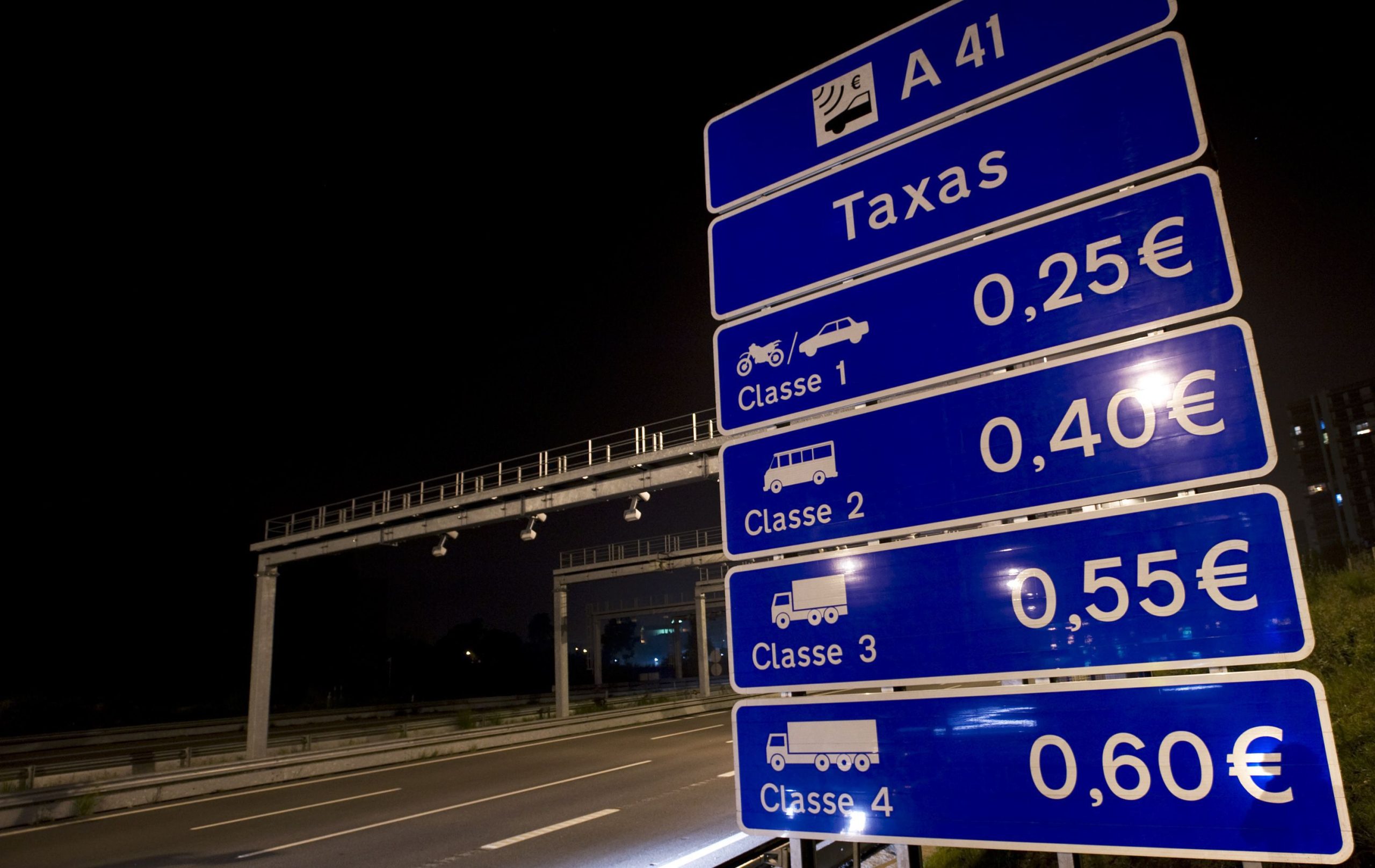 Portagens: BE acusa Governo de dar “enorme borla” às concessionárias. PCP fala em aumento “completamente injustificado” do preço