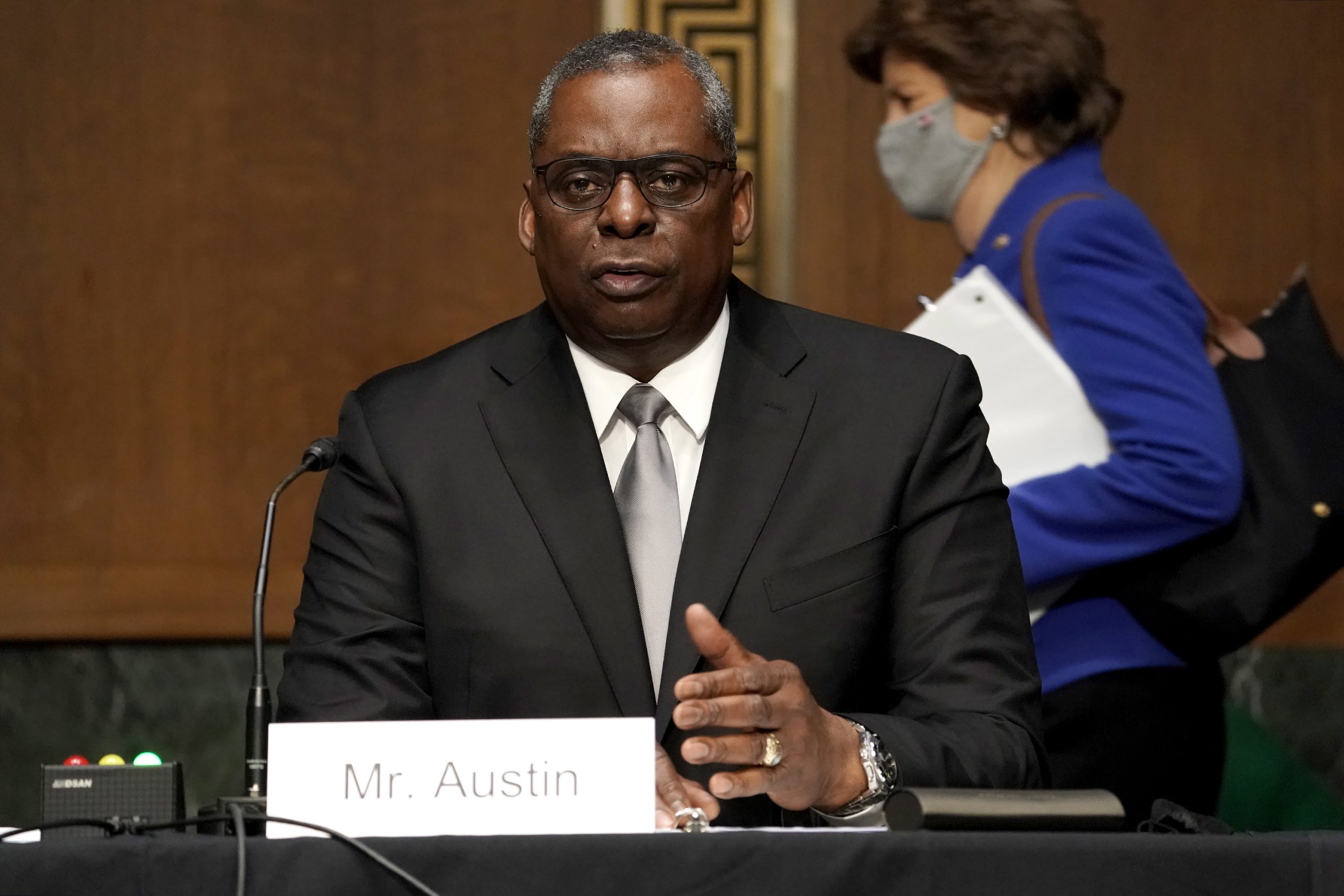 Senado confirma Lloyd Austin na Defesa. É o primeiro secretário negro dos EUA