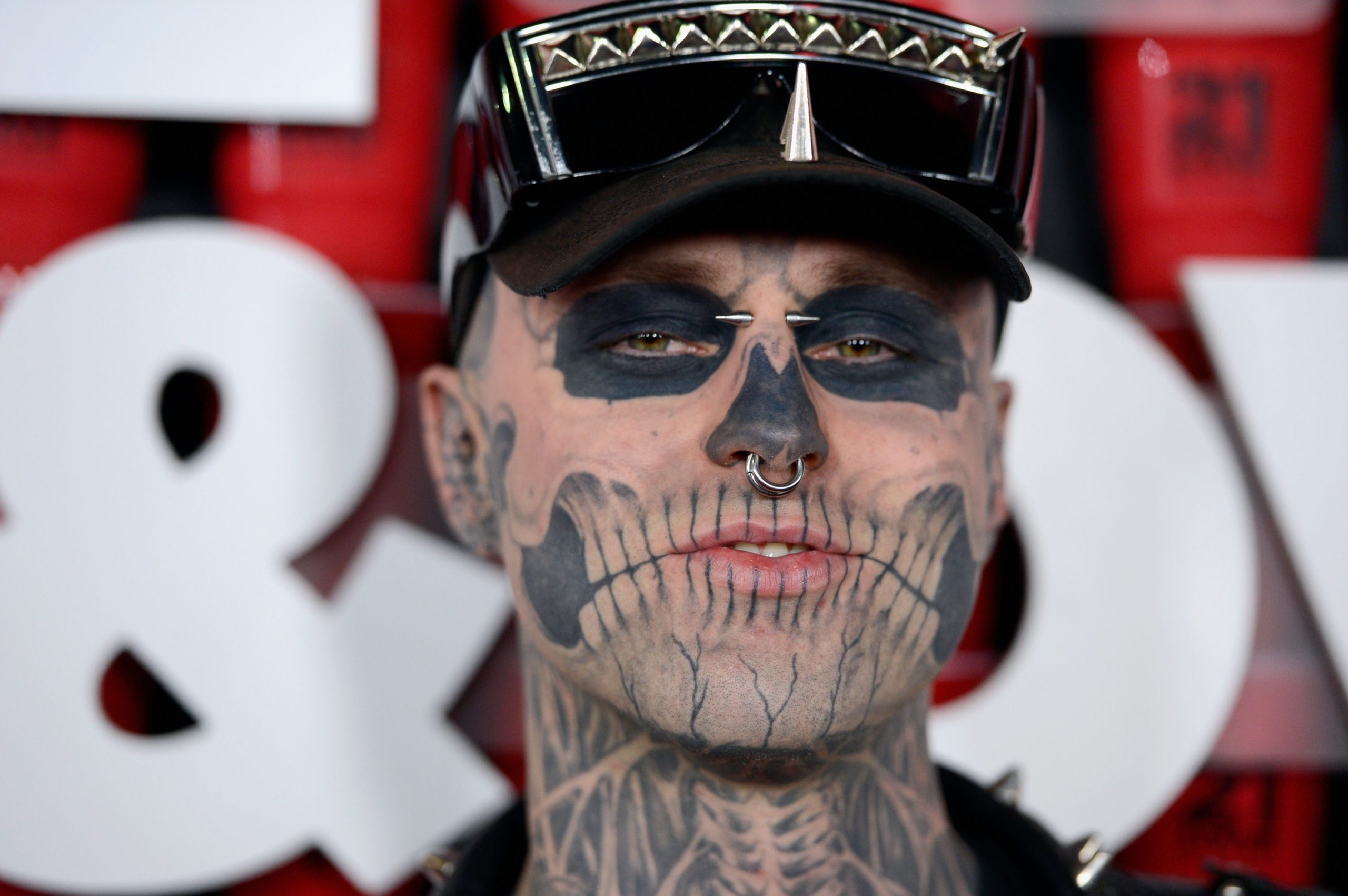 Rick Genest, o “Zombie Boy” que colaborou com Lady Gaga, morreu aos 32 anos