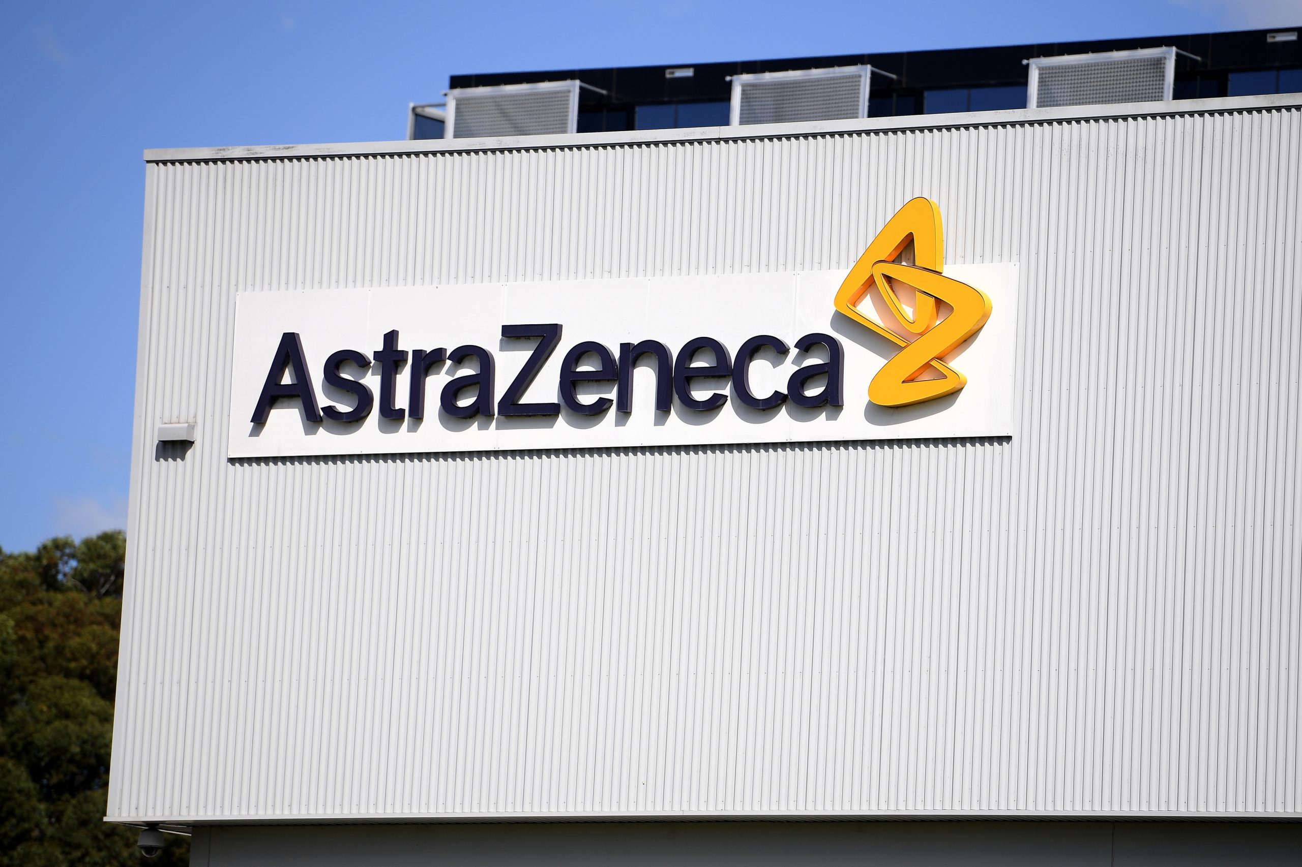 Afinal, AstraZeneca vai à reunião de emergência com União Europeia sobre fornecimento de vacinas