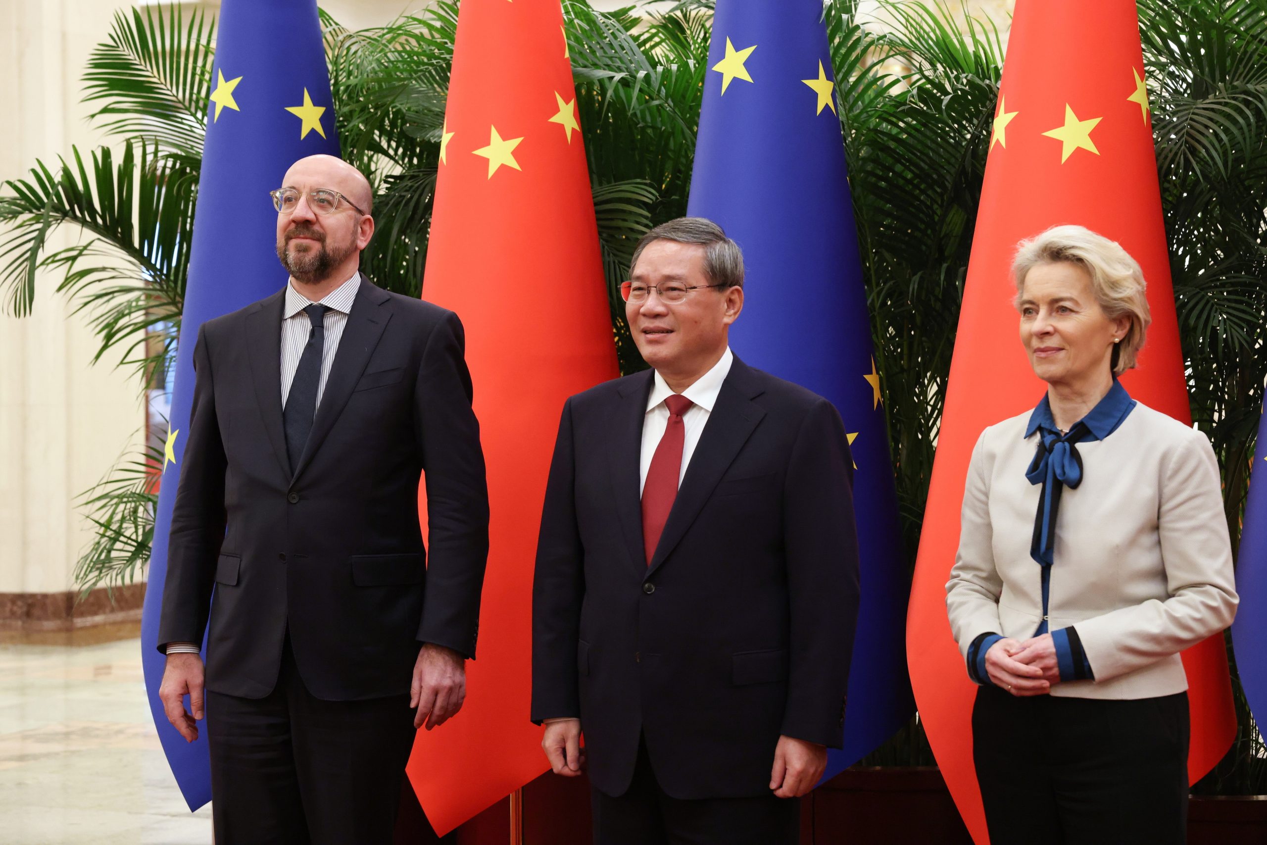 Von der Leyen satisfeita após encontro com Xi Jinping apesar dos “desequilíbrios e diferendos”