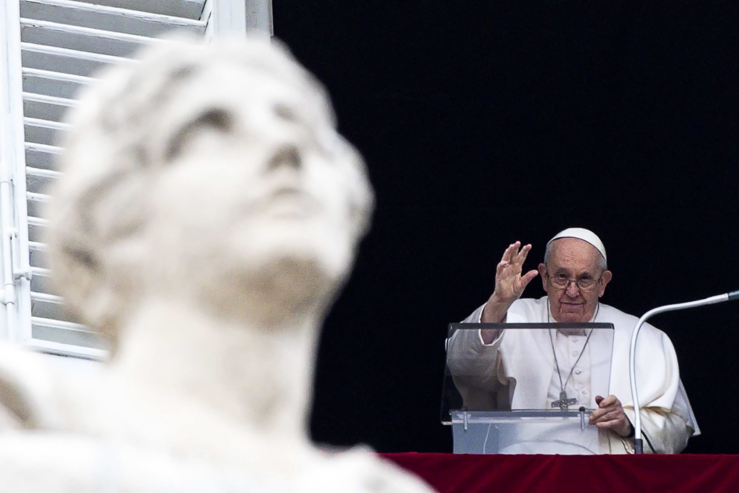 Papa recorda bombardeamento de Roma na II Guerra Mundial e compara-o com a Ucrânia