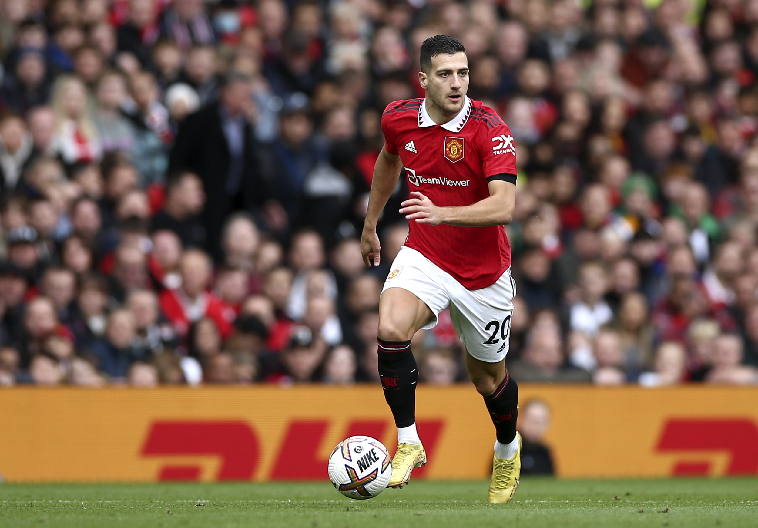 Manchester United prolonga contrato de Diogo Dalot até 2024
