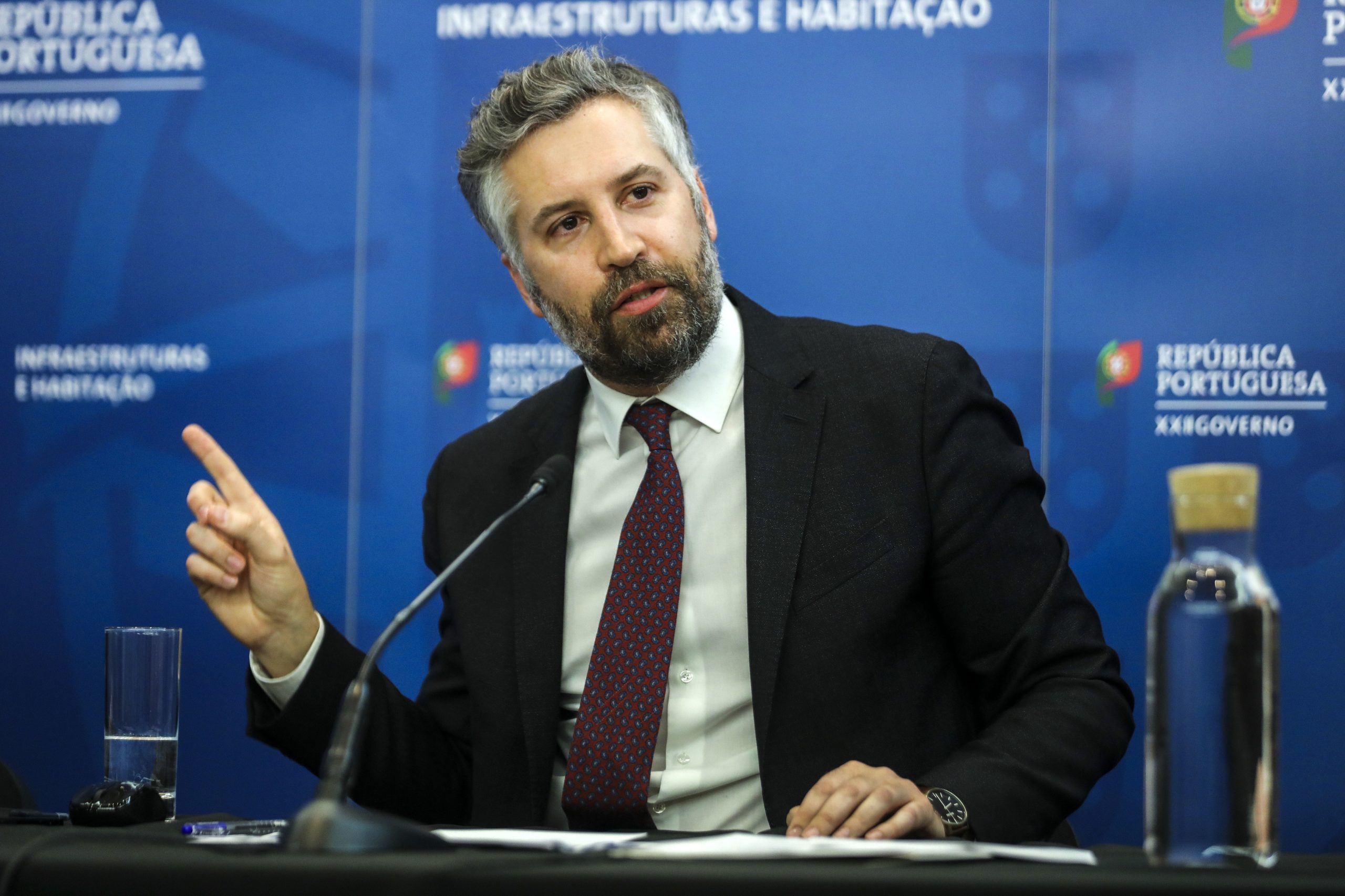 Pedro Nuno Santos, ministro das Infraestruturas e da Habitação, mantém-se no Governo