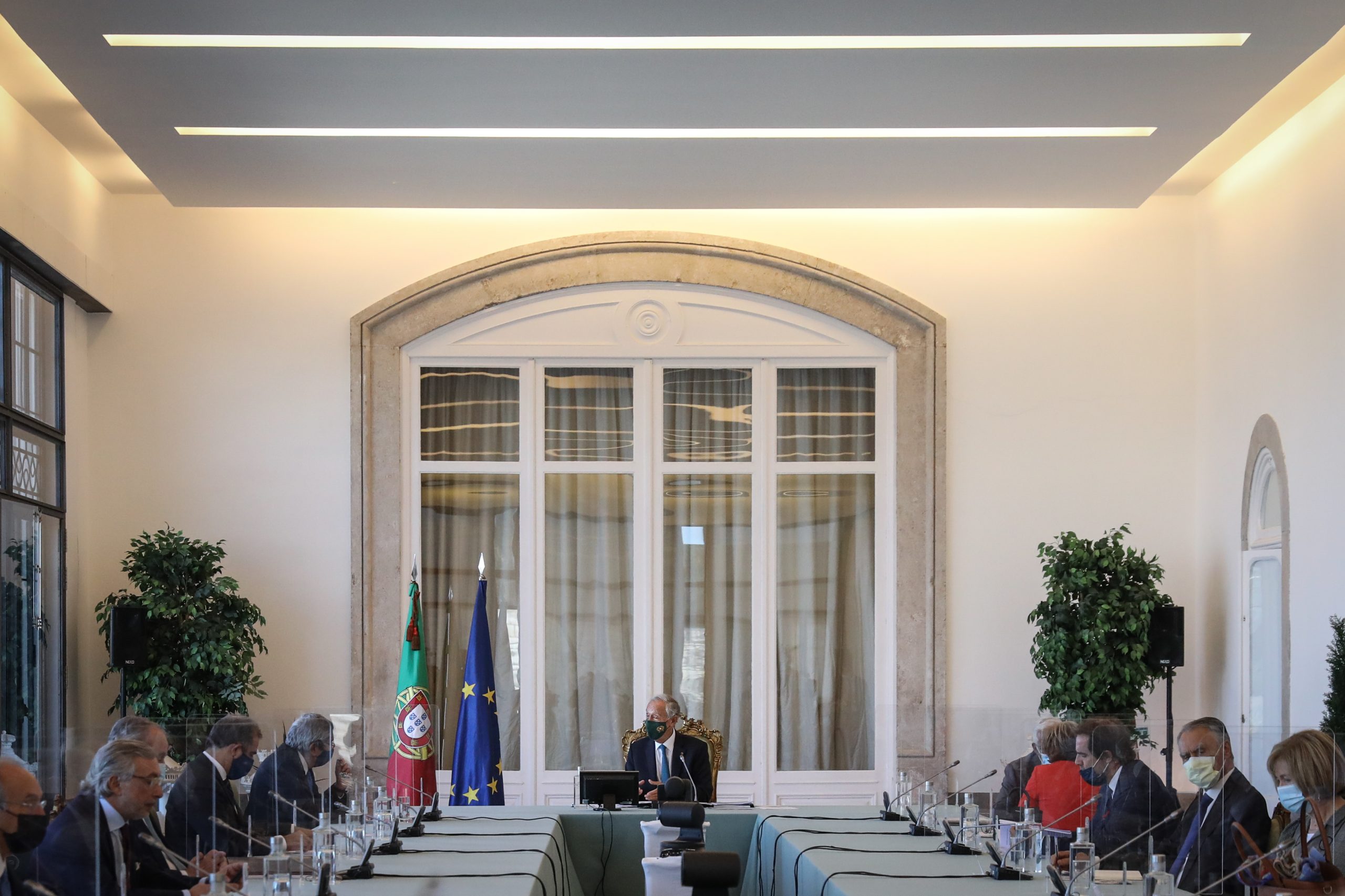 Reunião do Conselho de Estado sobre dissolução do parlamento começou cerca das 17:15