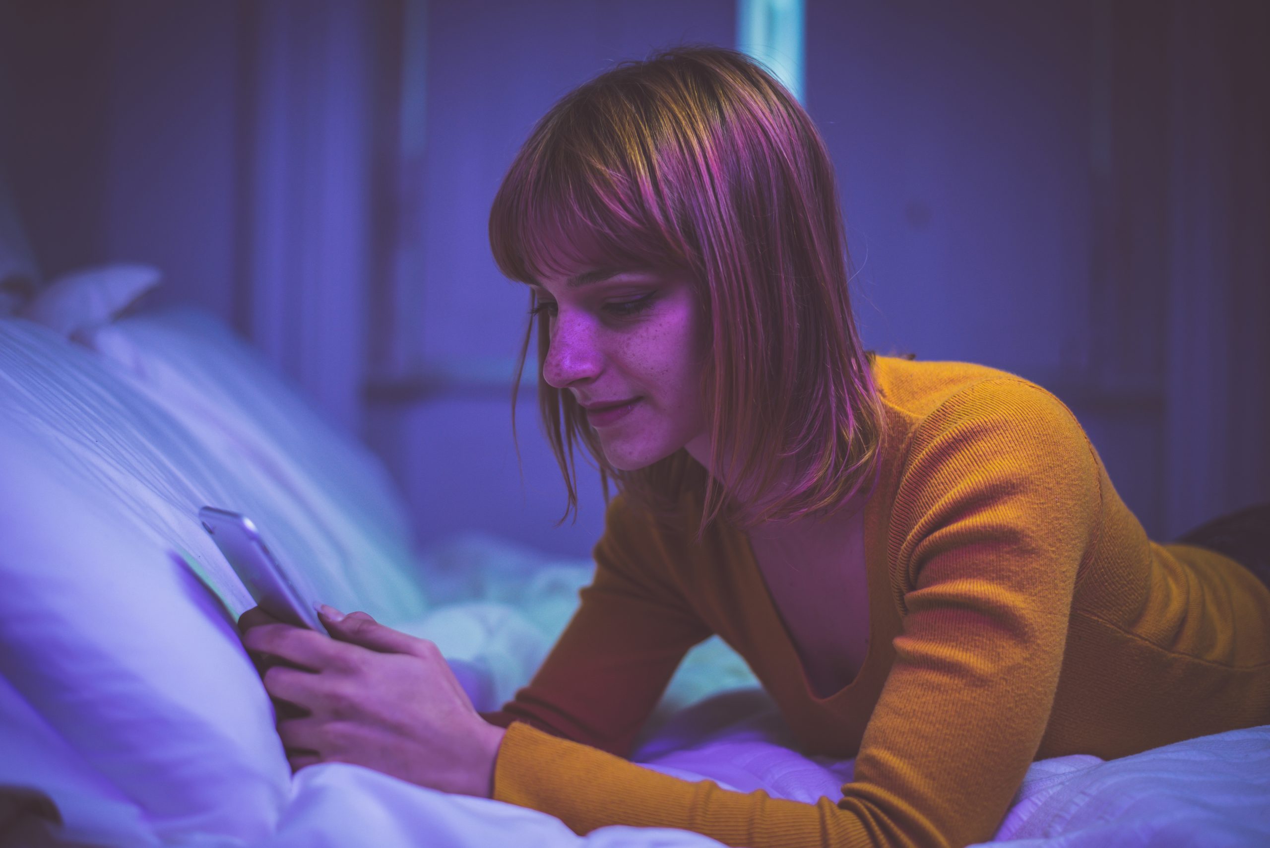 Telemóvel na cama