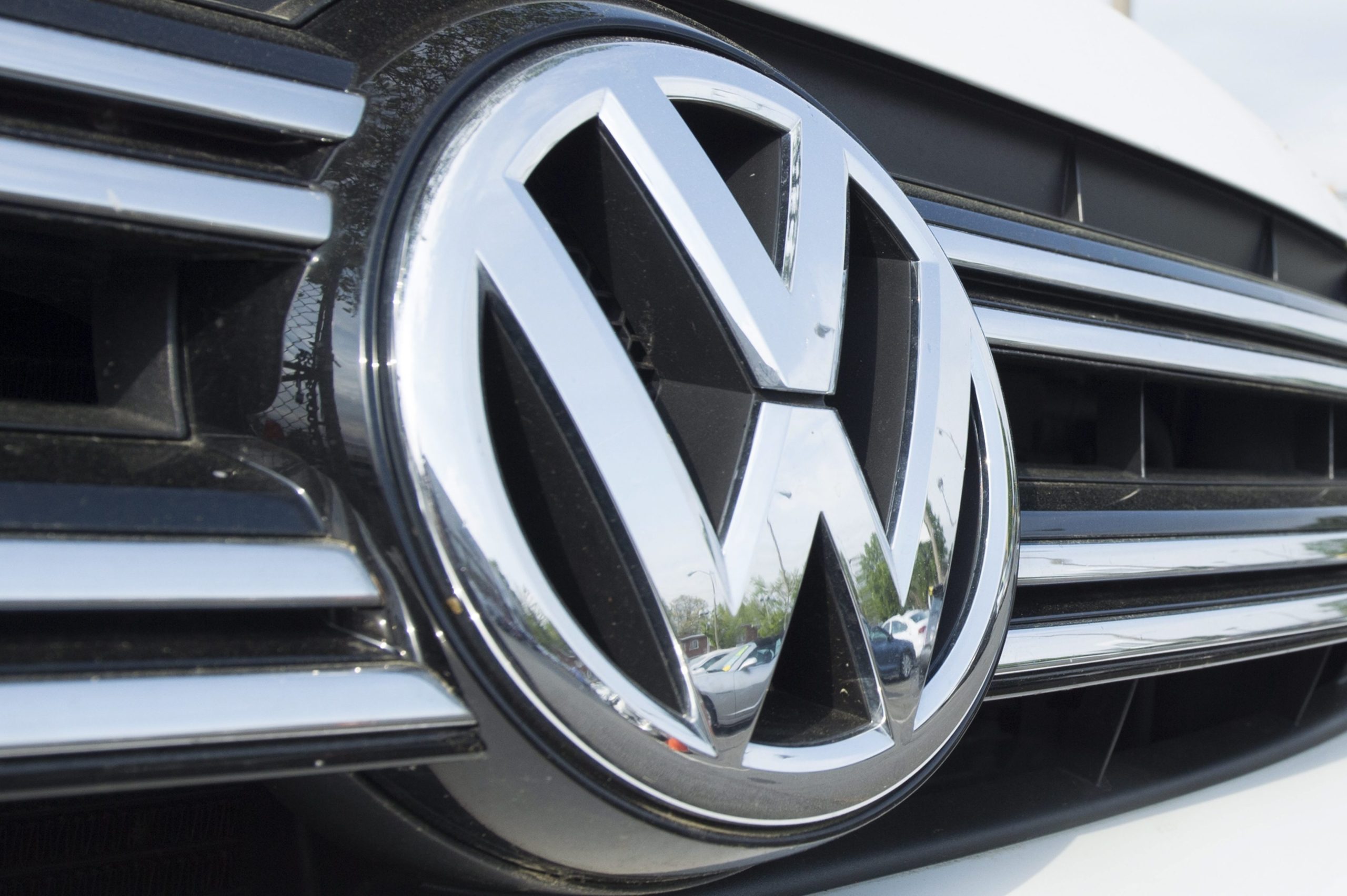 Dieselgate: Volkswagen vai pagar 800 milhões de euros a clientes alemães