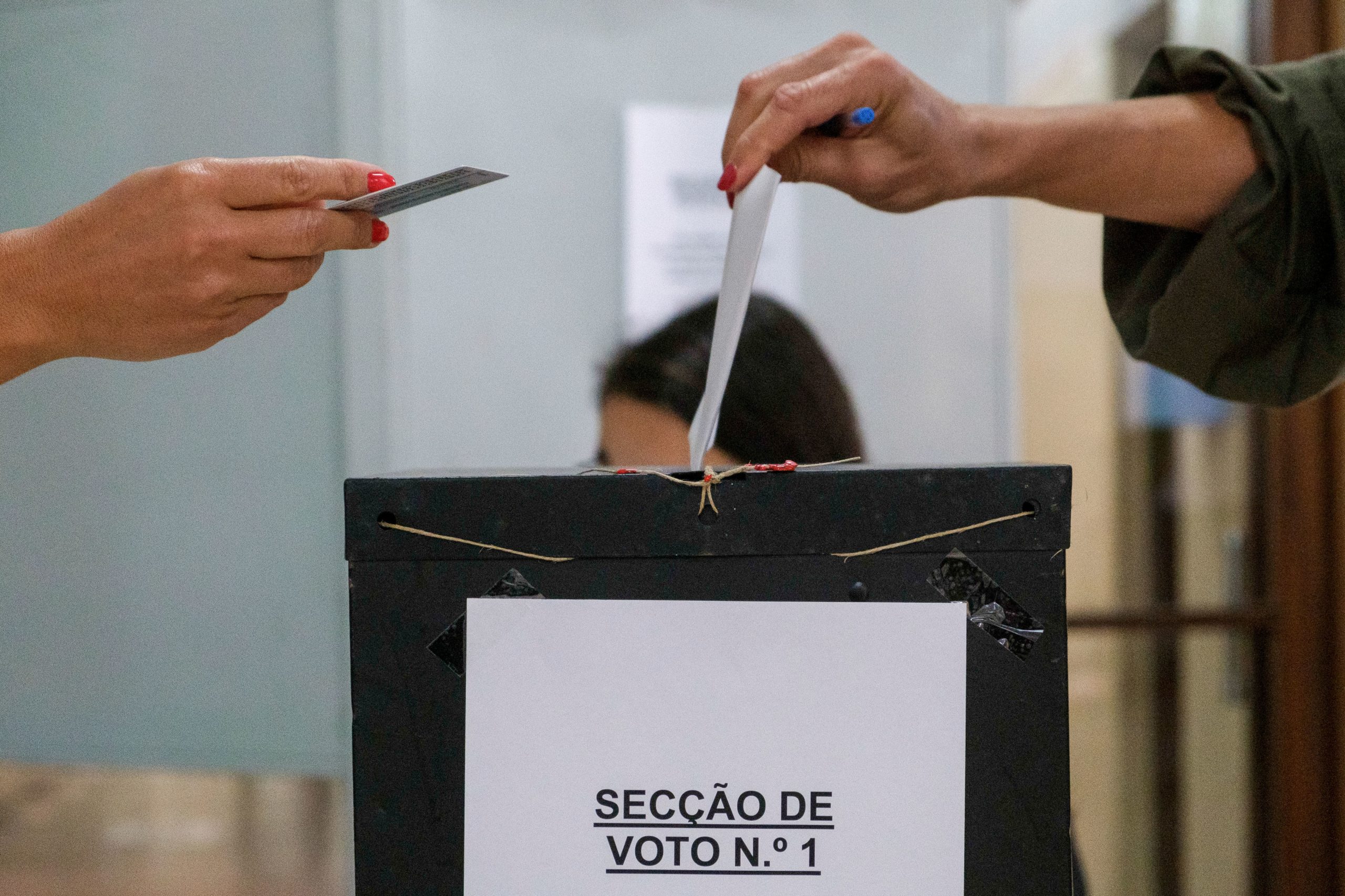Eleições nos Açores: PS perde maioria absoluta, e agora? Oposição reage