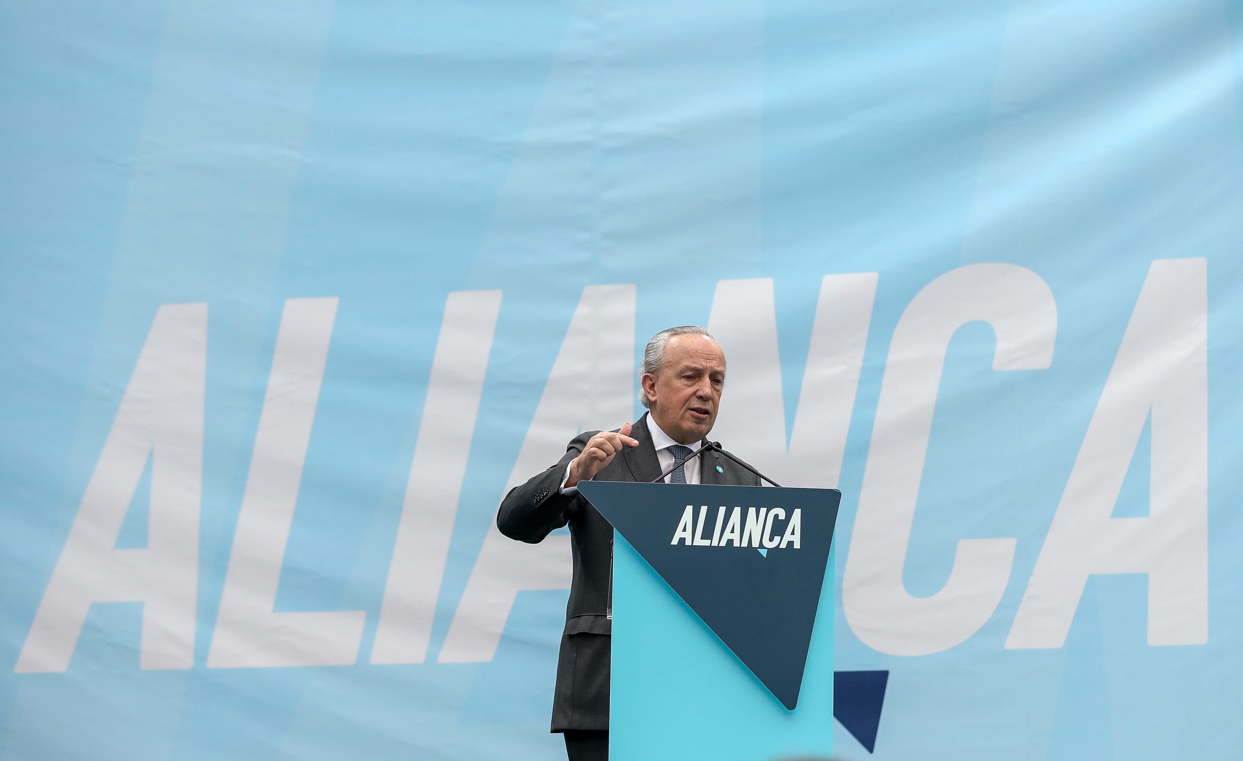 Enfermeiros: Santana considera complicado validar parecer da PGR para toda a função pública