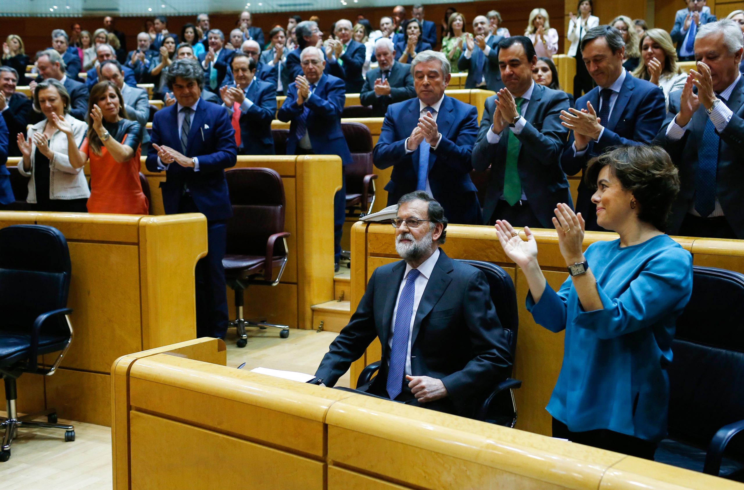Senado espanhol aprova aplicação de artigo que suspende autonomia da Catalunha