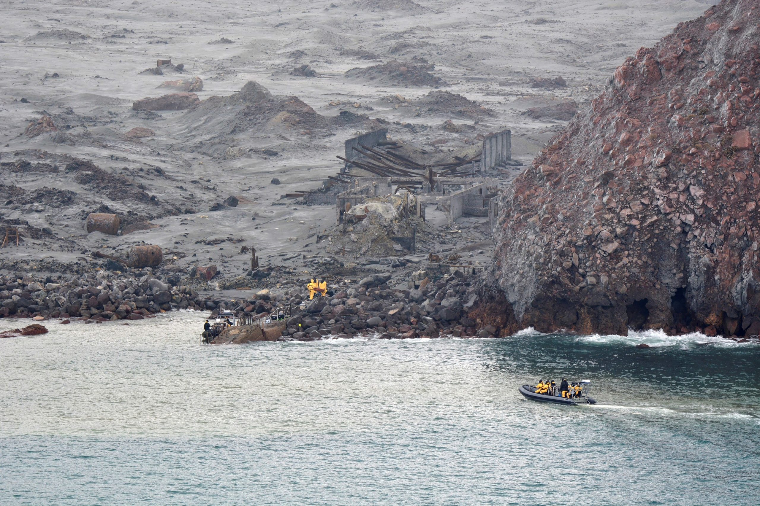 Sobe para 18 número de mortos em erupção na Nova Zelândia