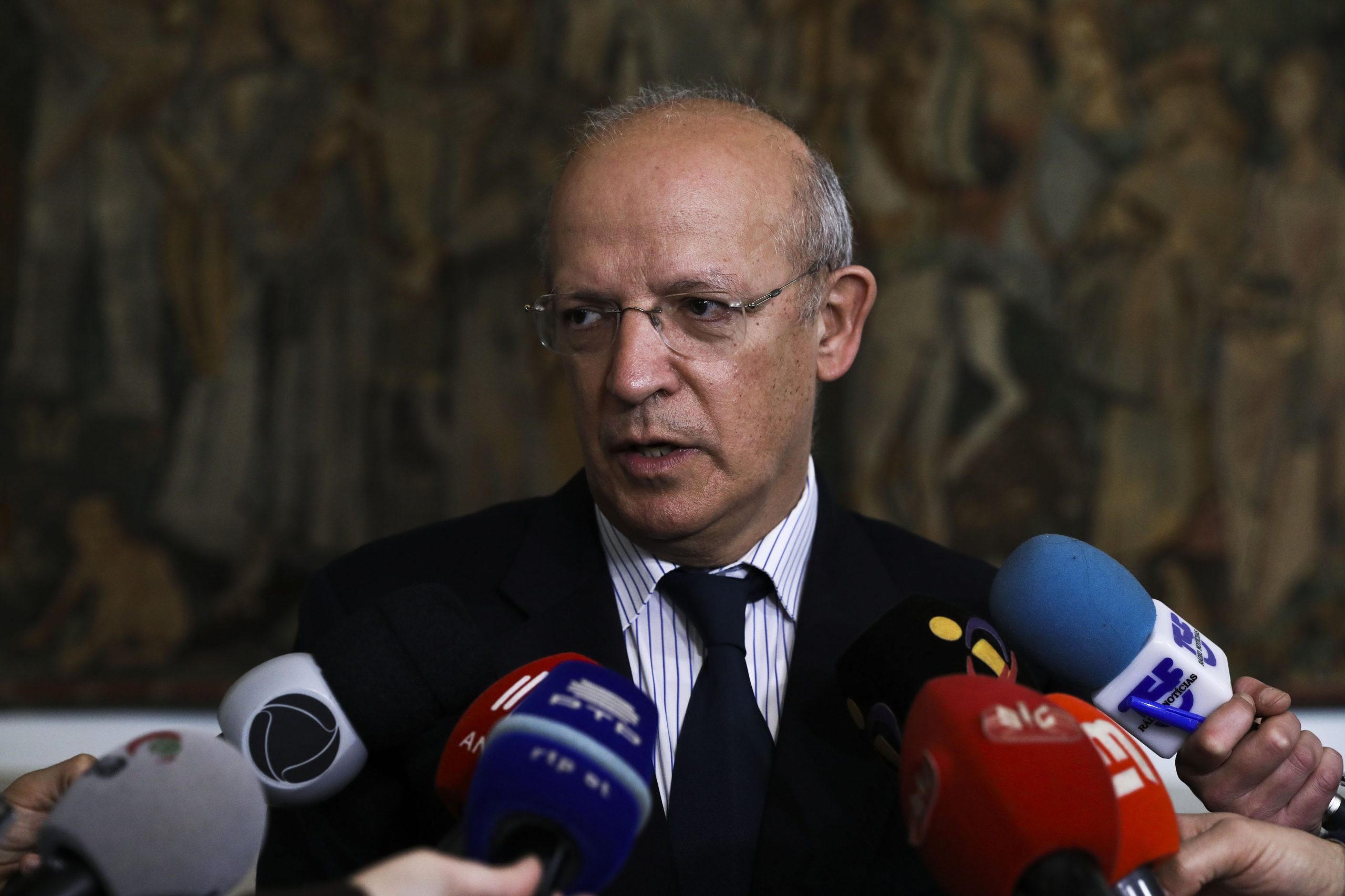 MNE: Ainda não estão reunidas condições para reabrir embaixada em Tripoli