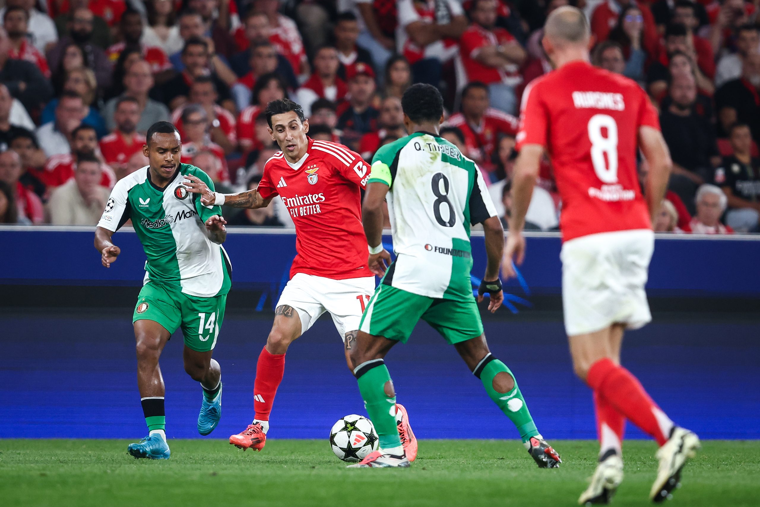 Benfica sofre perante Feyenoord a primeira derrota na Champions League