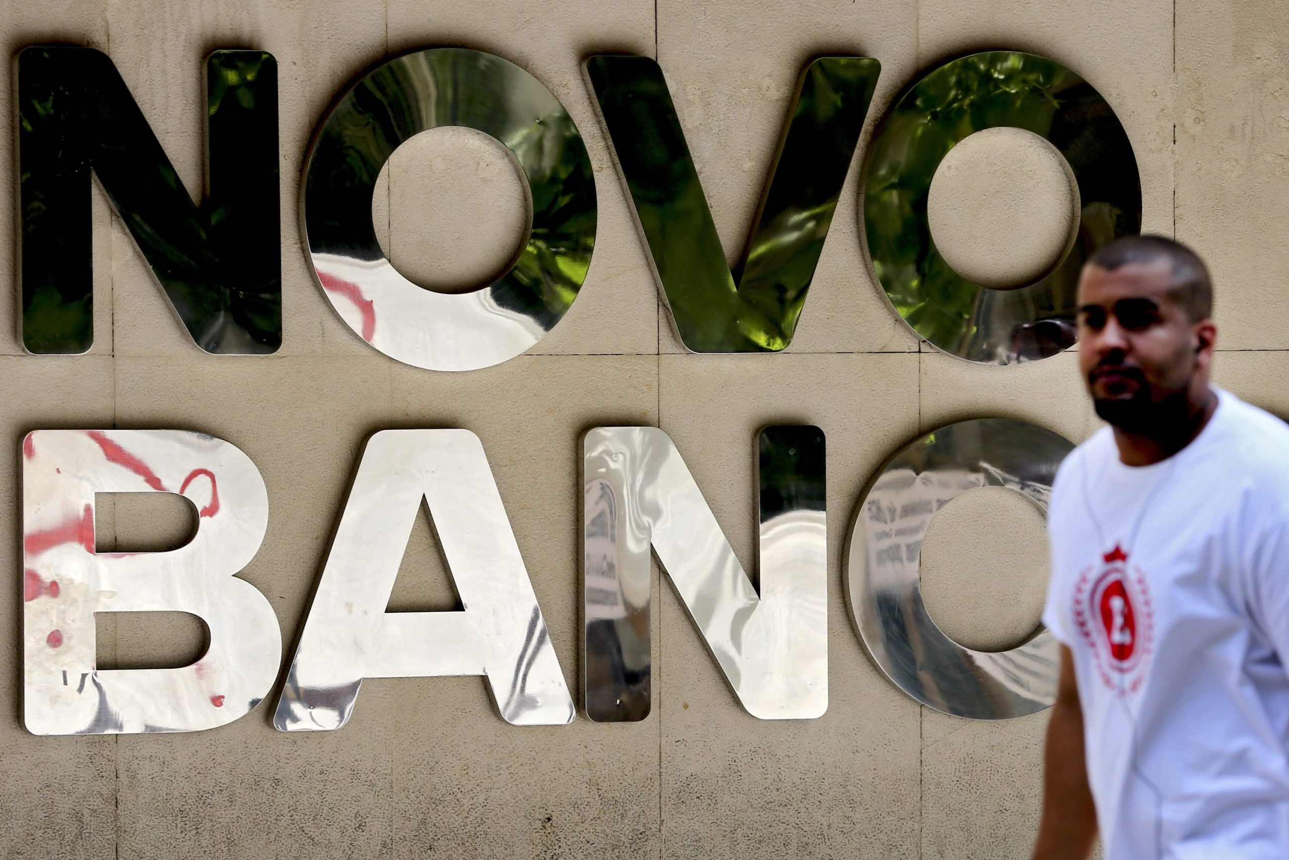 Novo Banco acorda vender imóveis a fundos da Anchorage