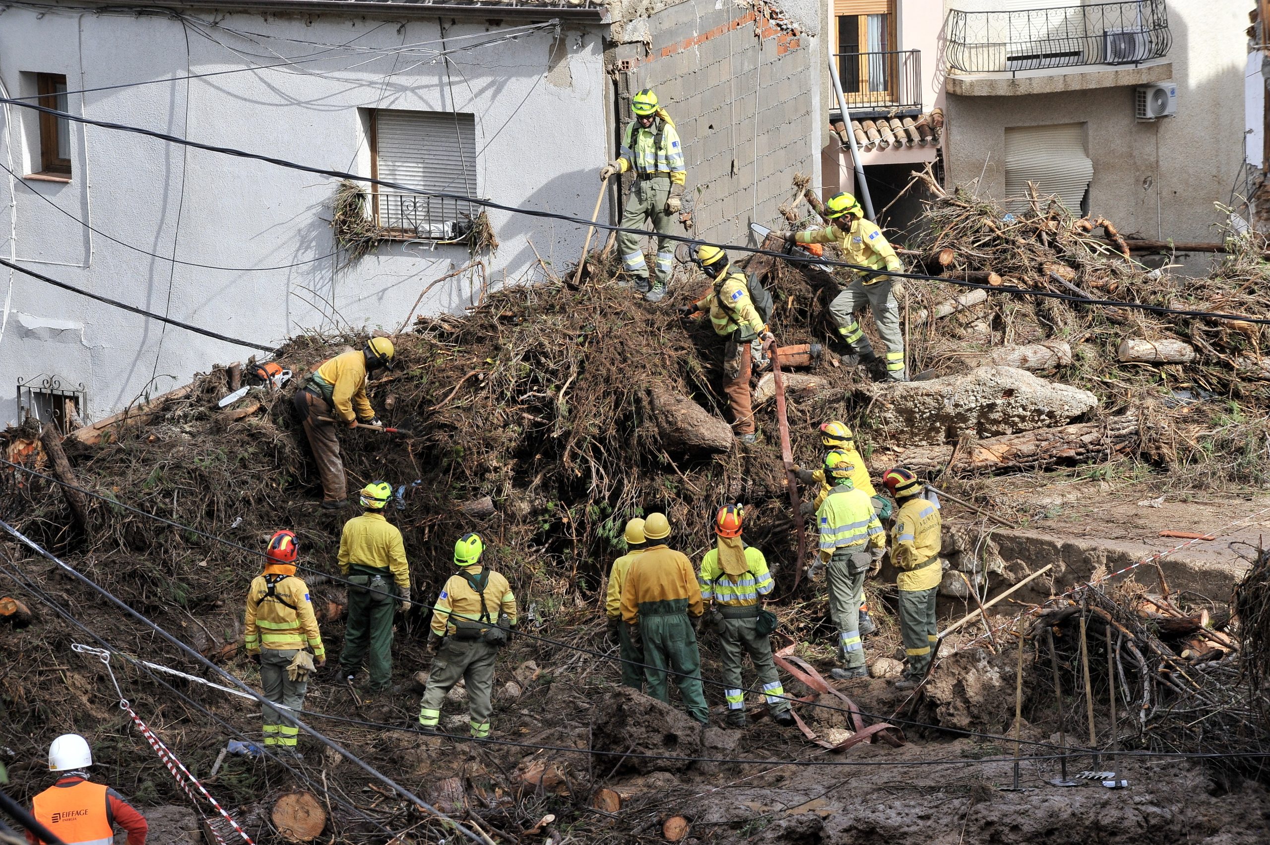 Sobe para 217 número de mortos confirmados oficialmente